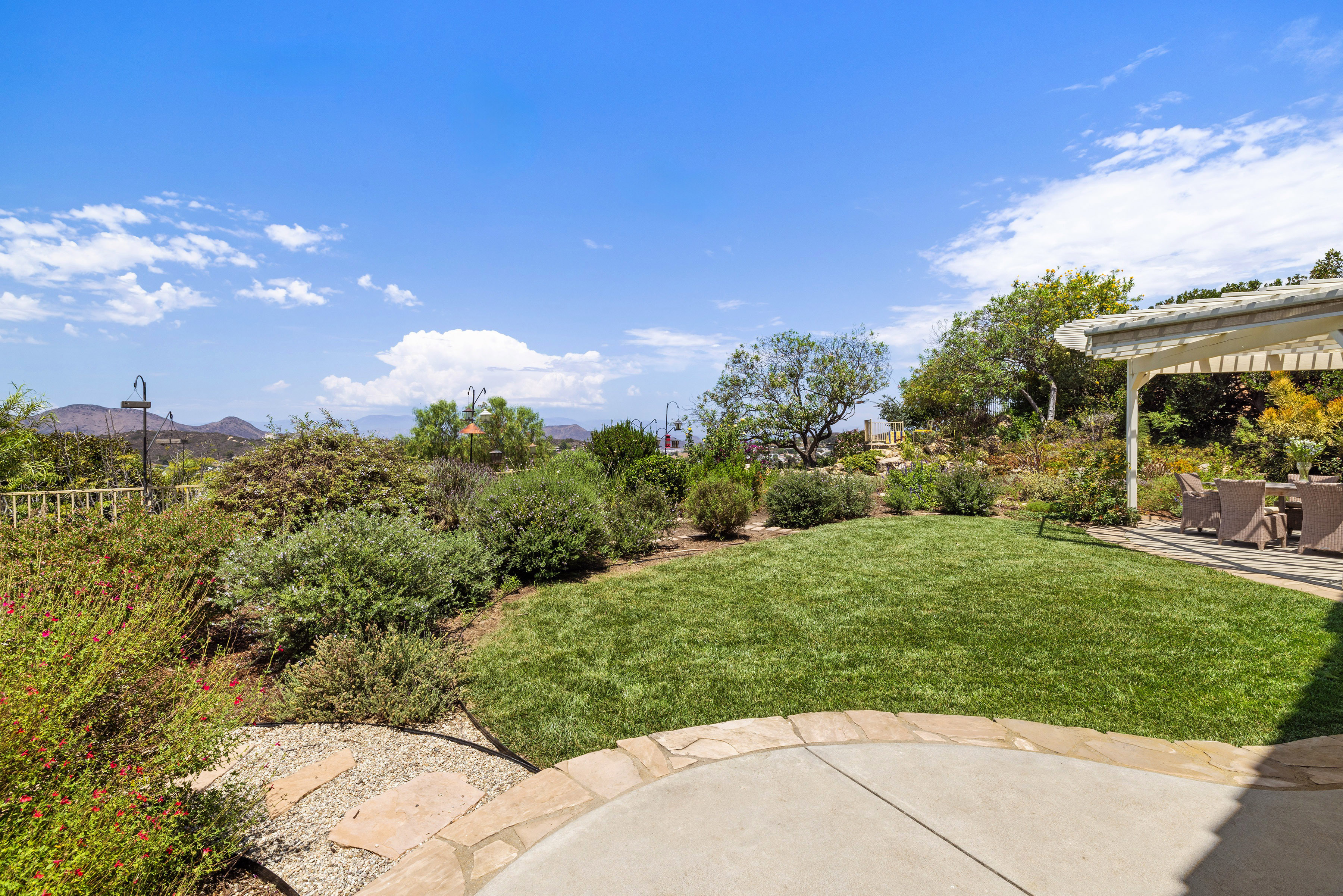 1098 Antelope Place 