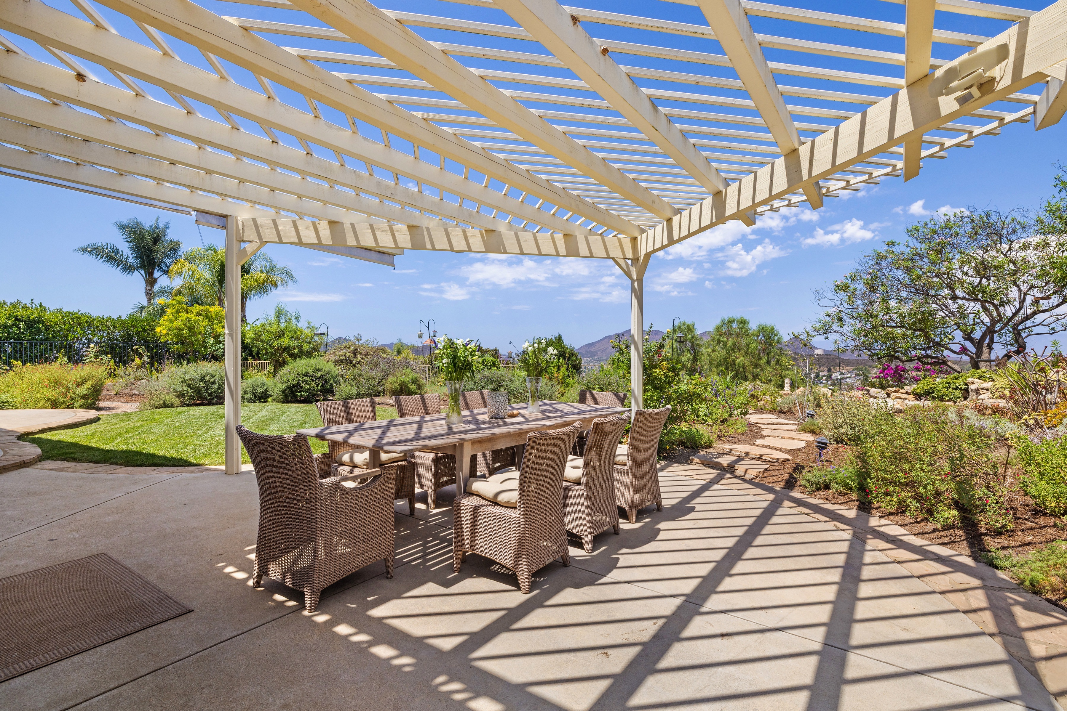 1098 Antelope Place 