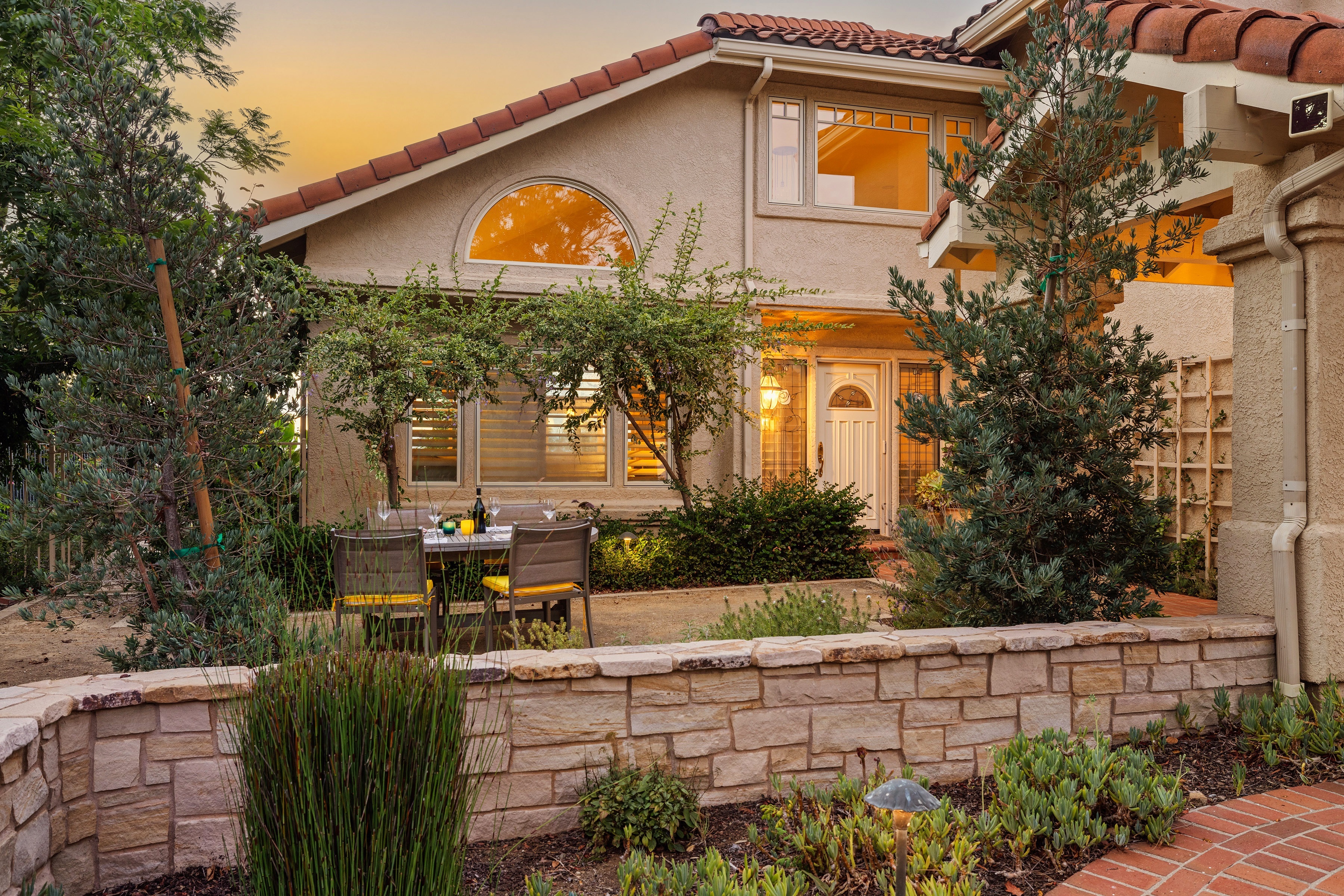 1098 Antelope Place 