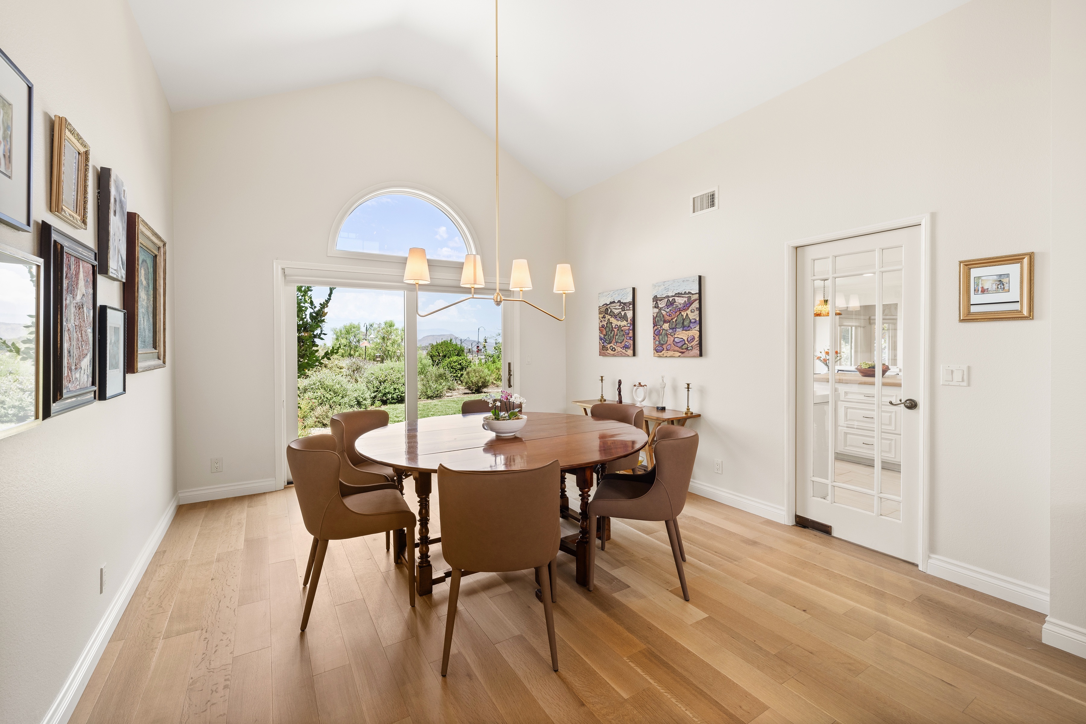 1098 Antelope Place 