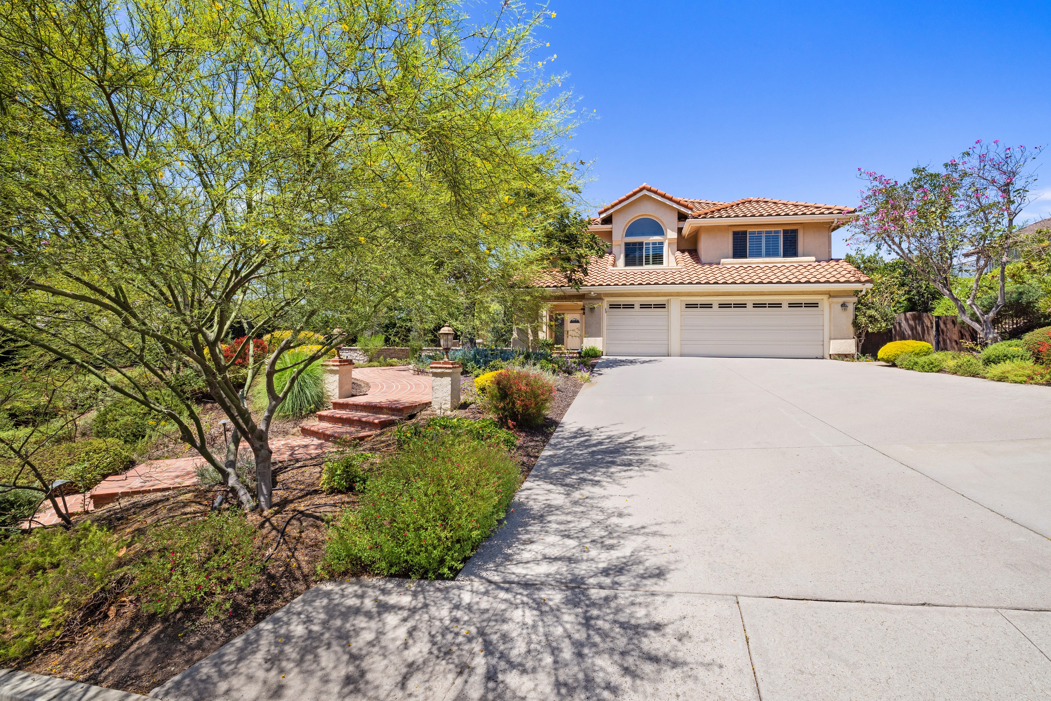1098 Antelope Place 