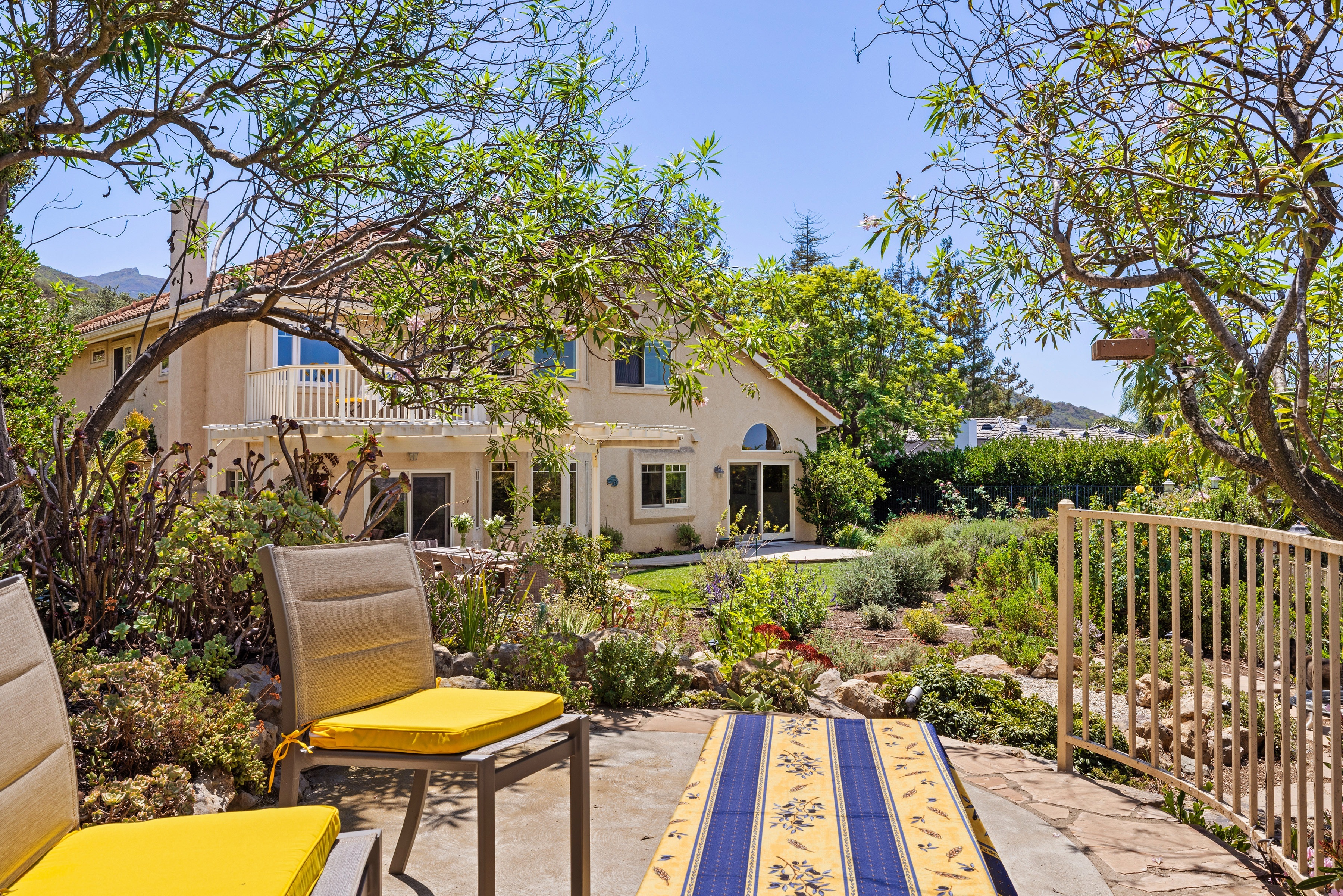1098 Antelope Place 