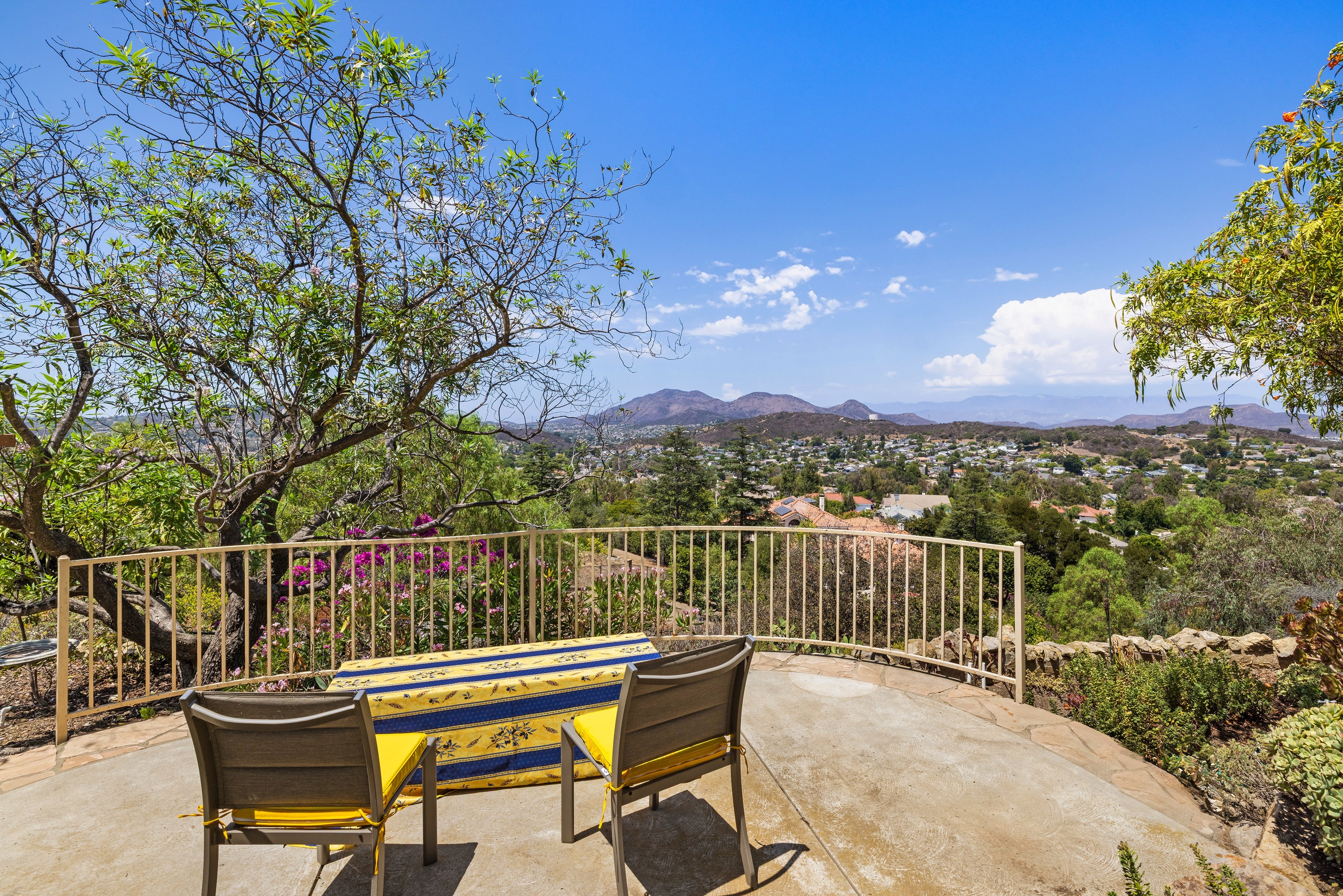 1098 Antelope Place 
