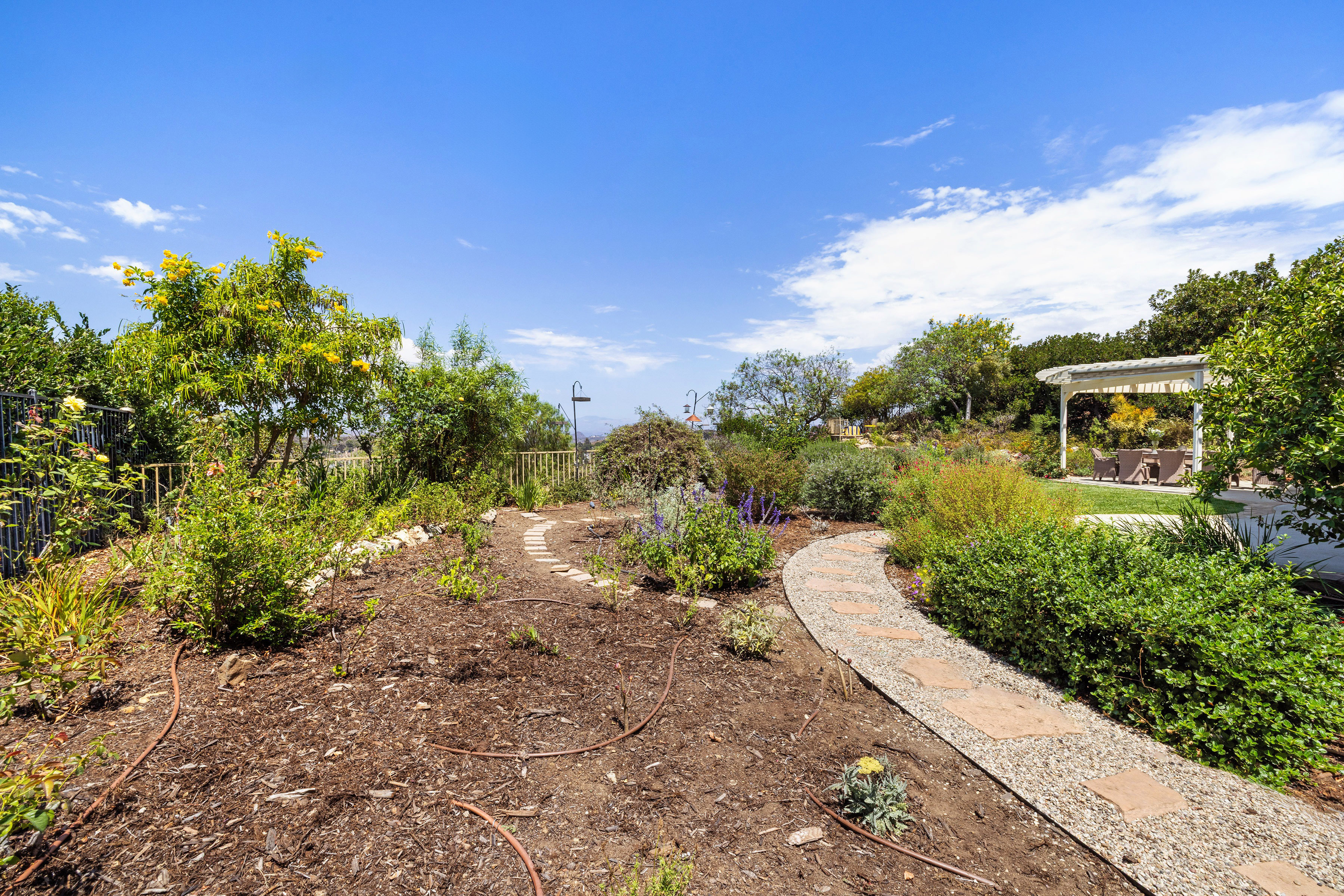1098 Antelope Place 