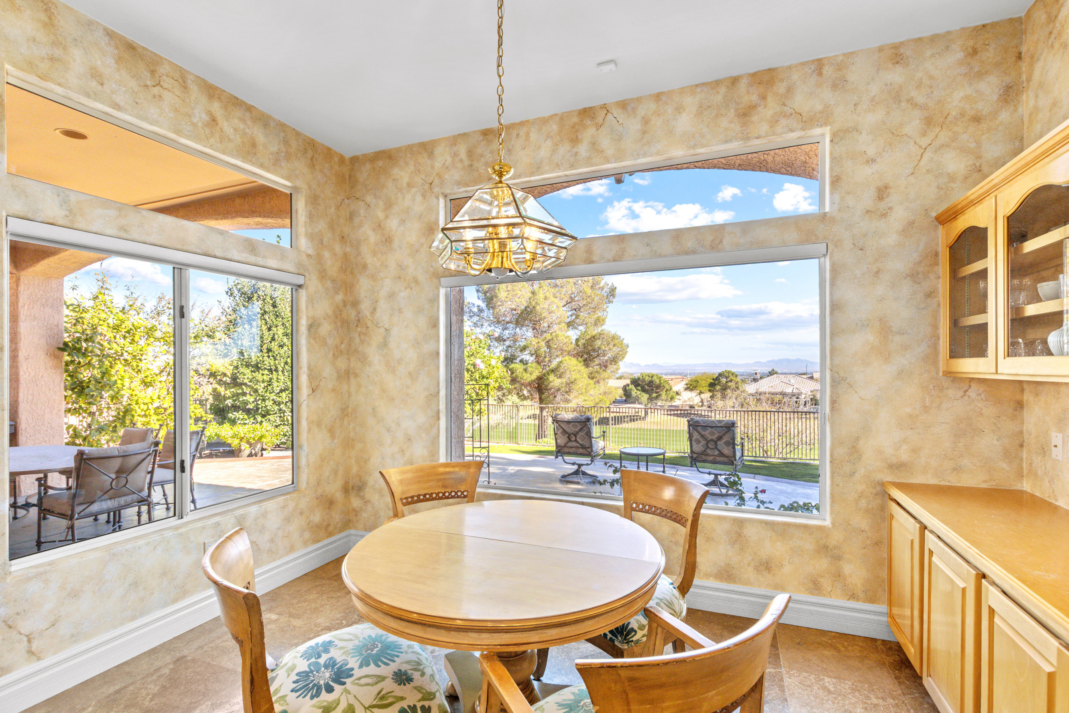 3024 Highland Falls Drive