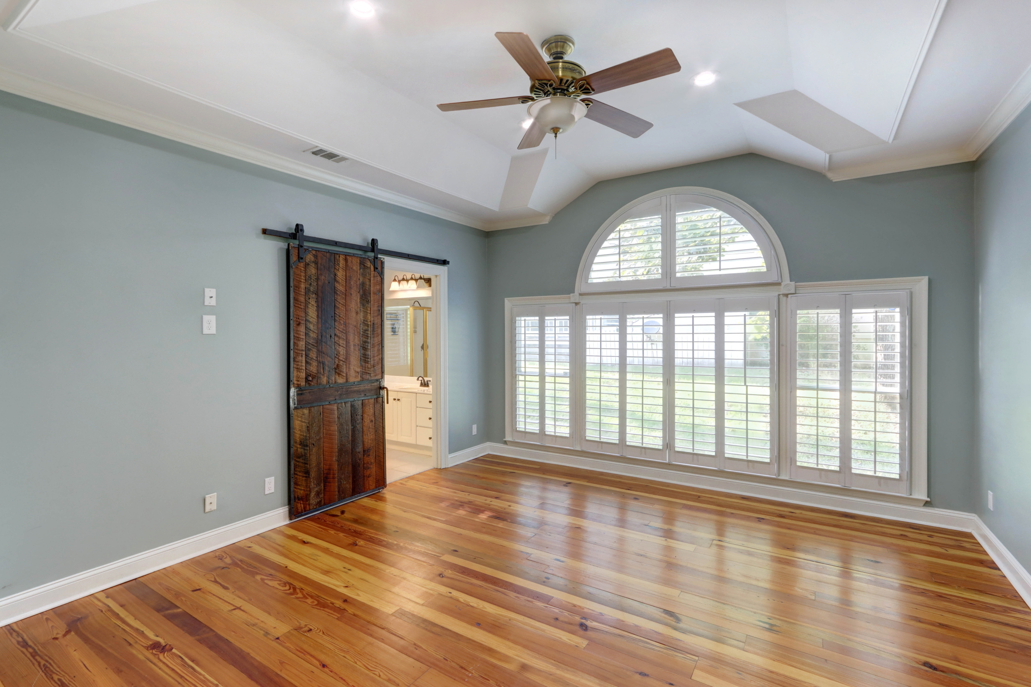 13 Hickory Grove Pt