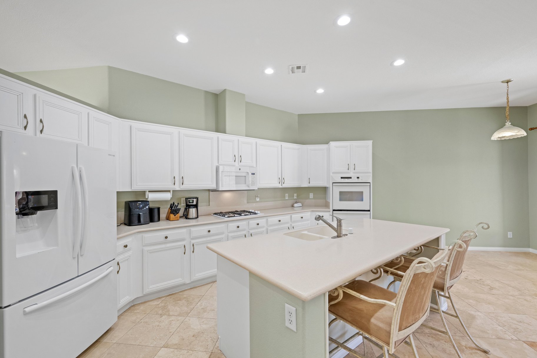 1035 Triumphant Street