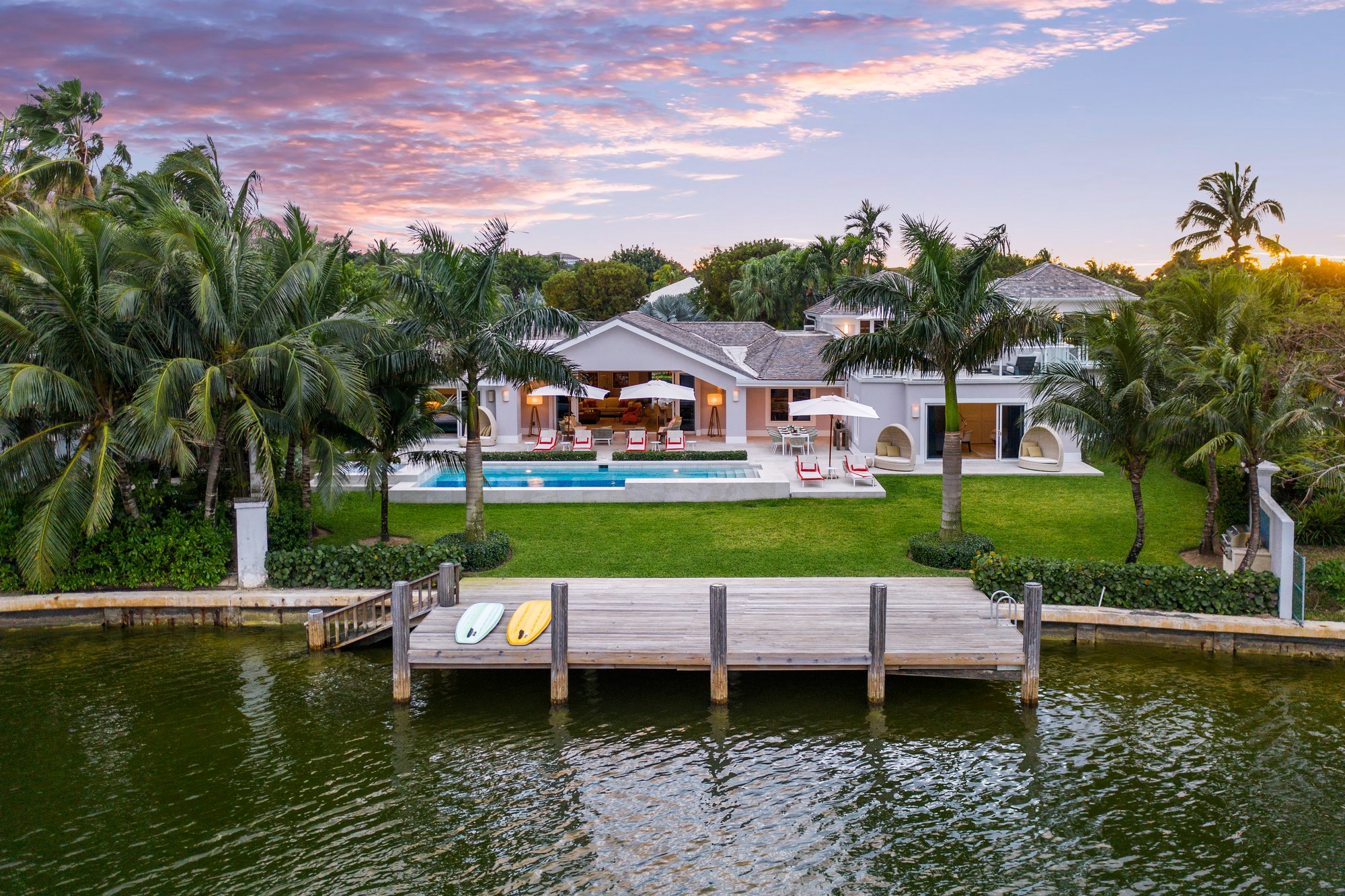 Casa de Praia Lot 6 Block 35 Edgewater Drive