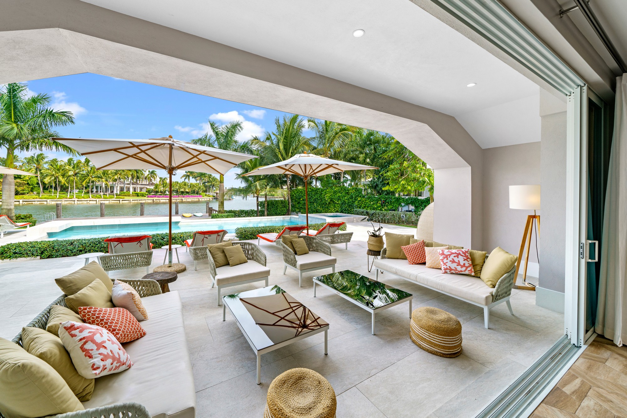 Casa de Praia Lot 6 Block 35 Edgewater Drive