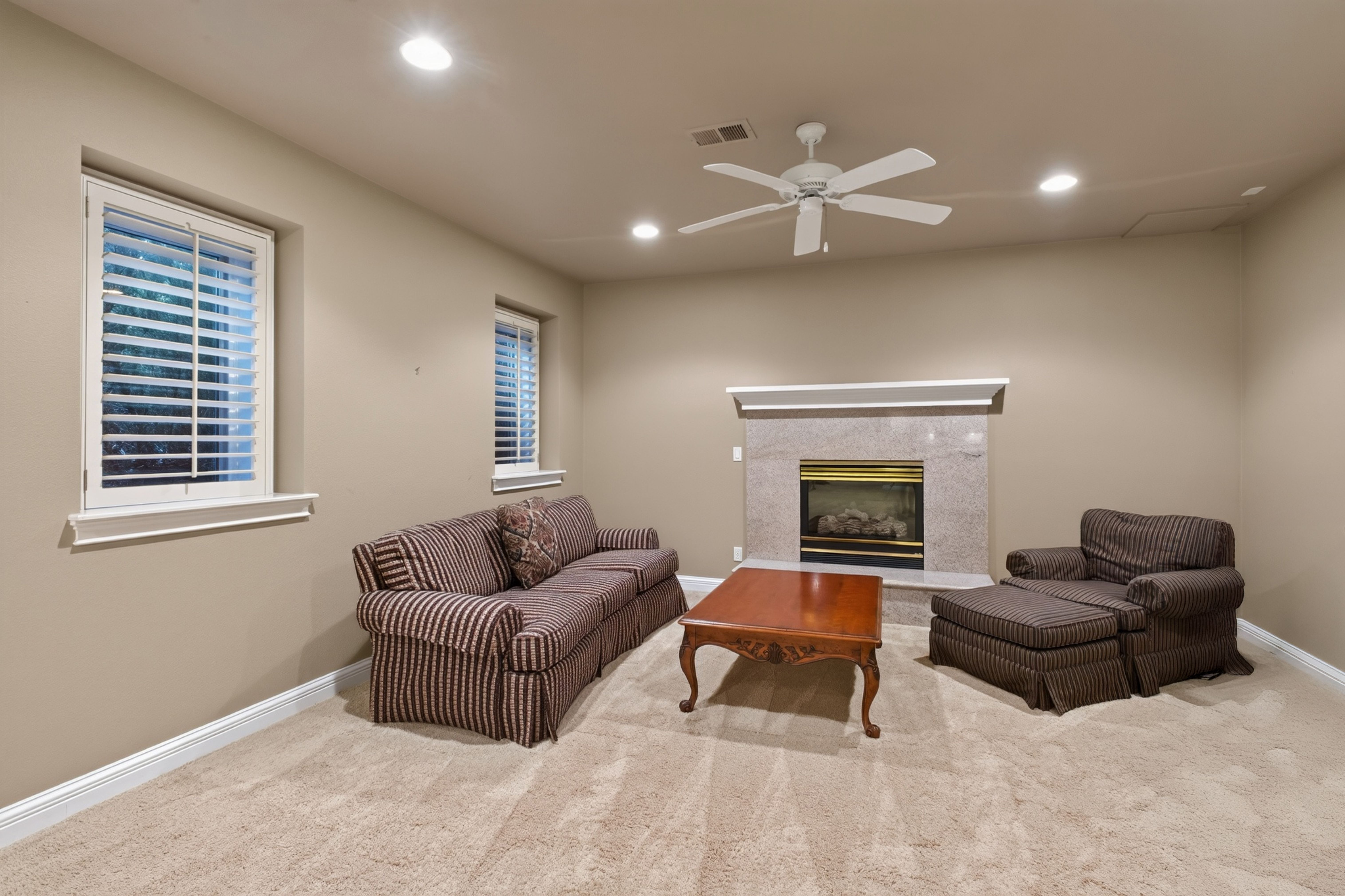 5440 S Grape Lane