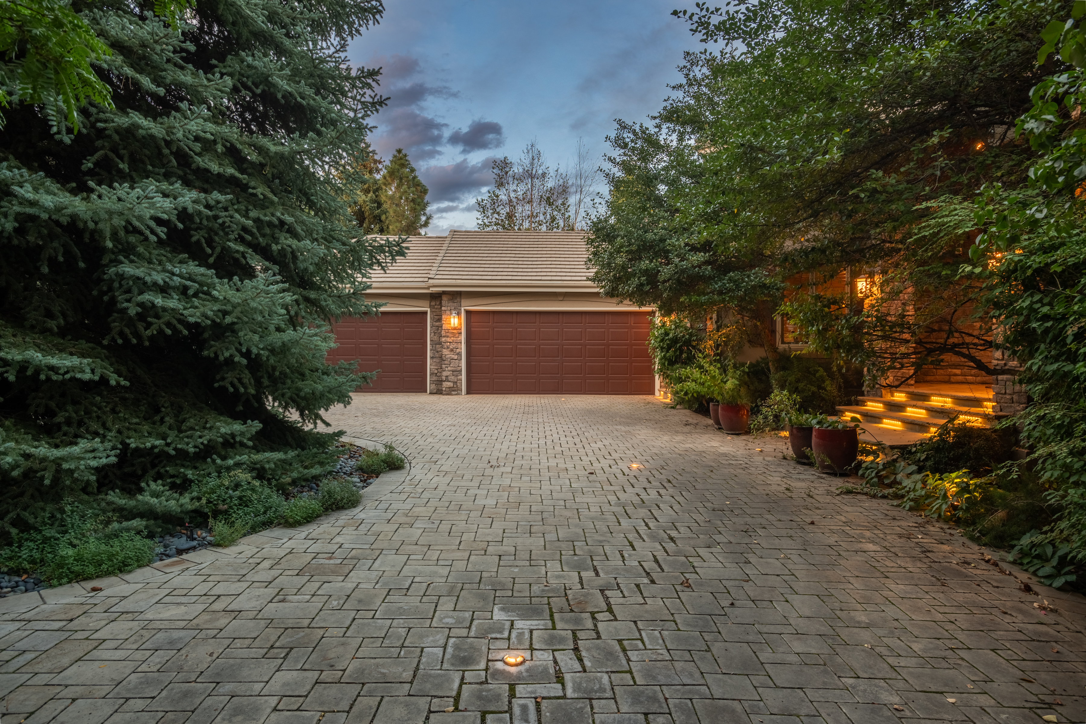 5440 S Grape Lane