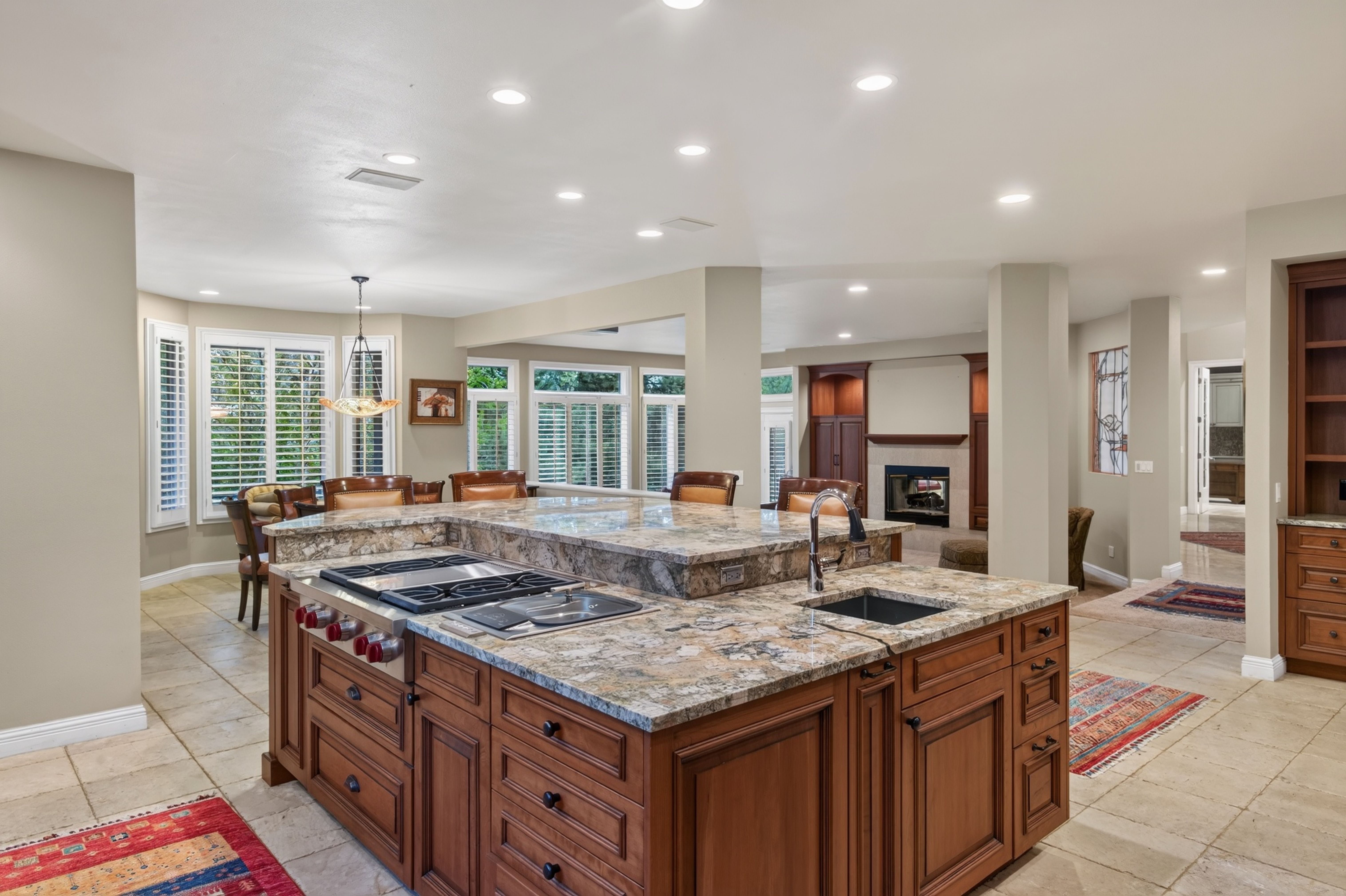 5440 S Grape Lane