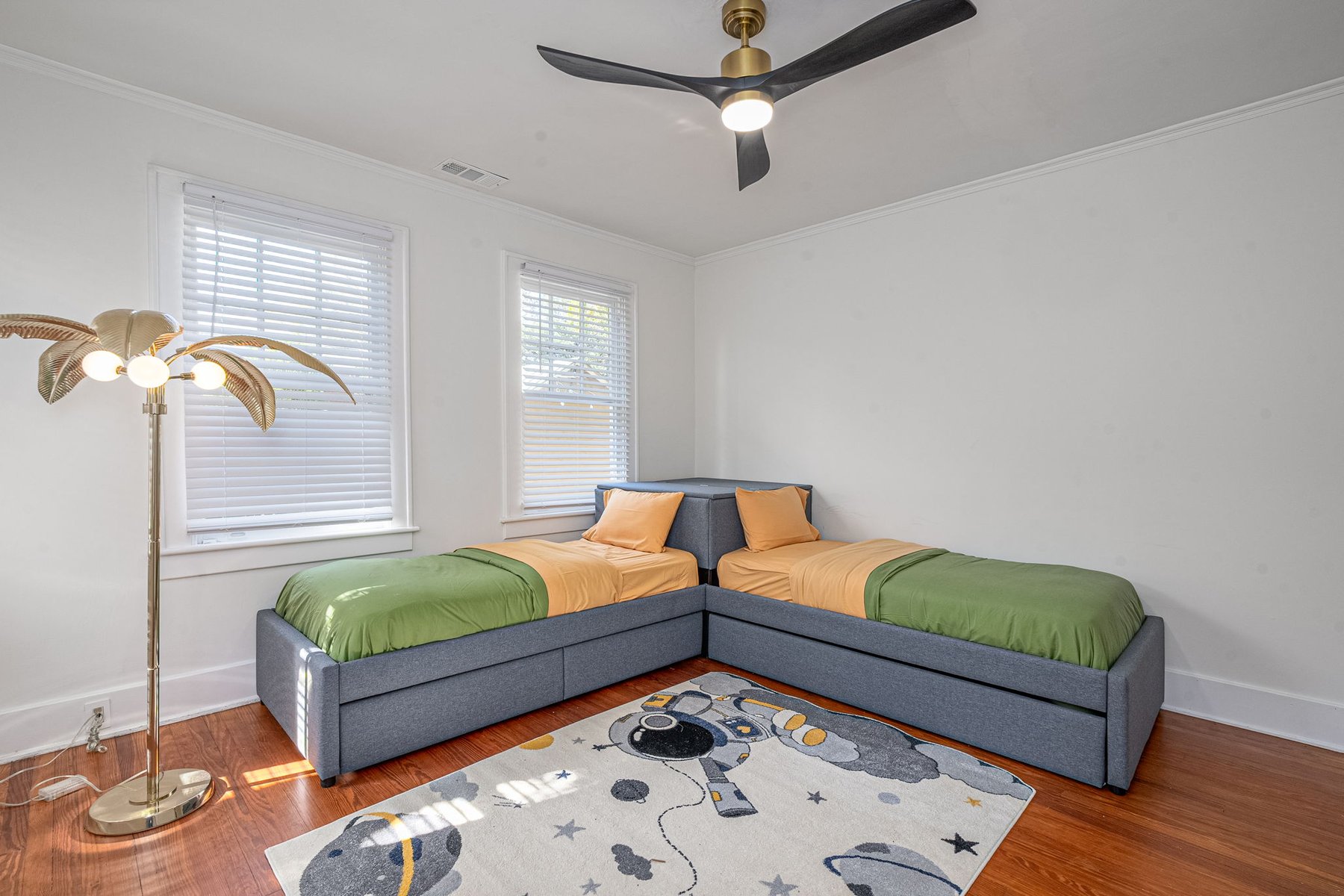 135 E 53rd St