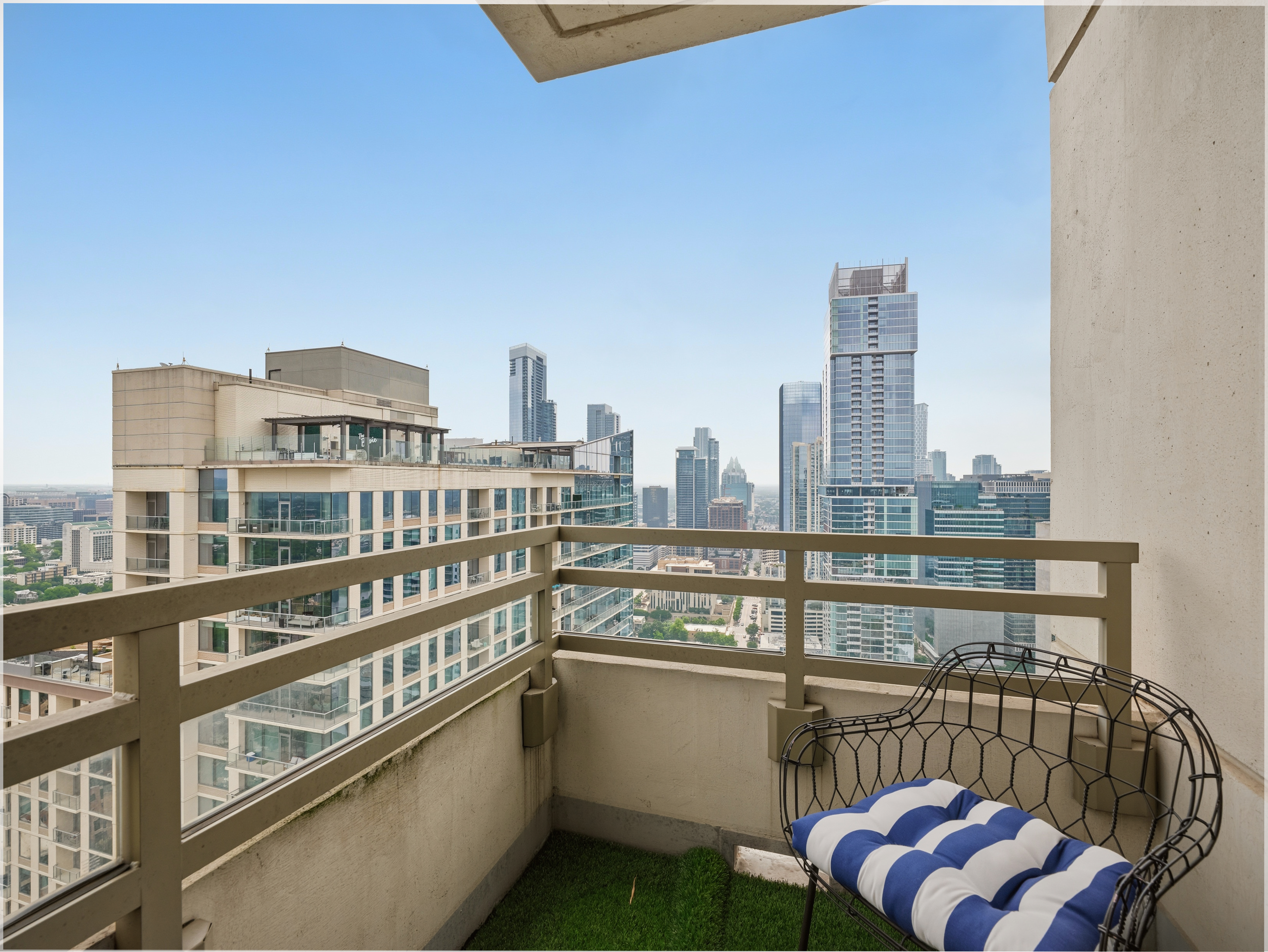300 Bowie Street 4101
