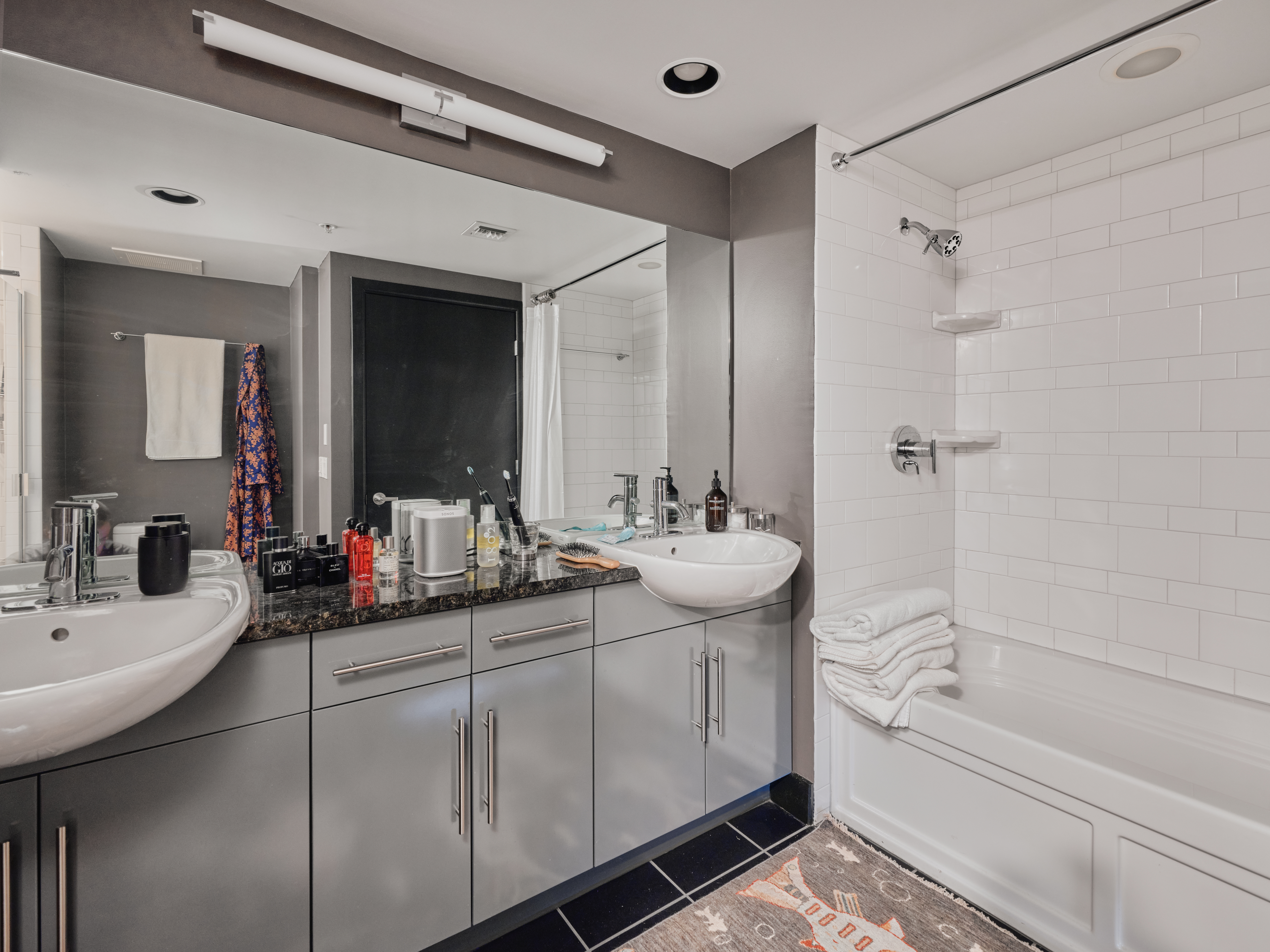 300 Bowie Street 4101