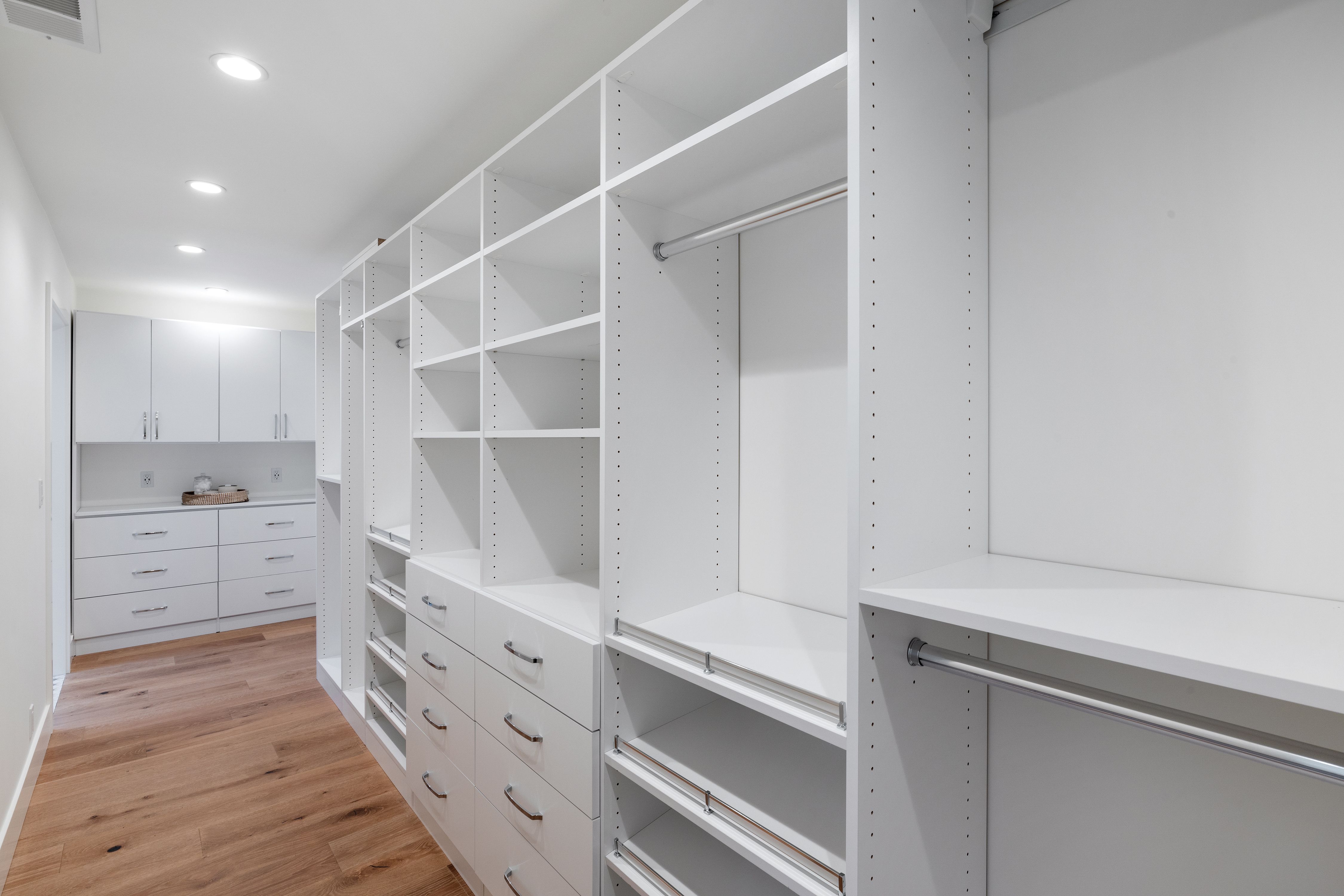 1090 Butterfield Road 