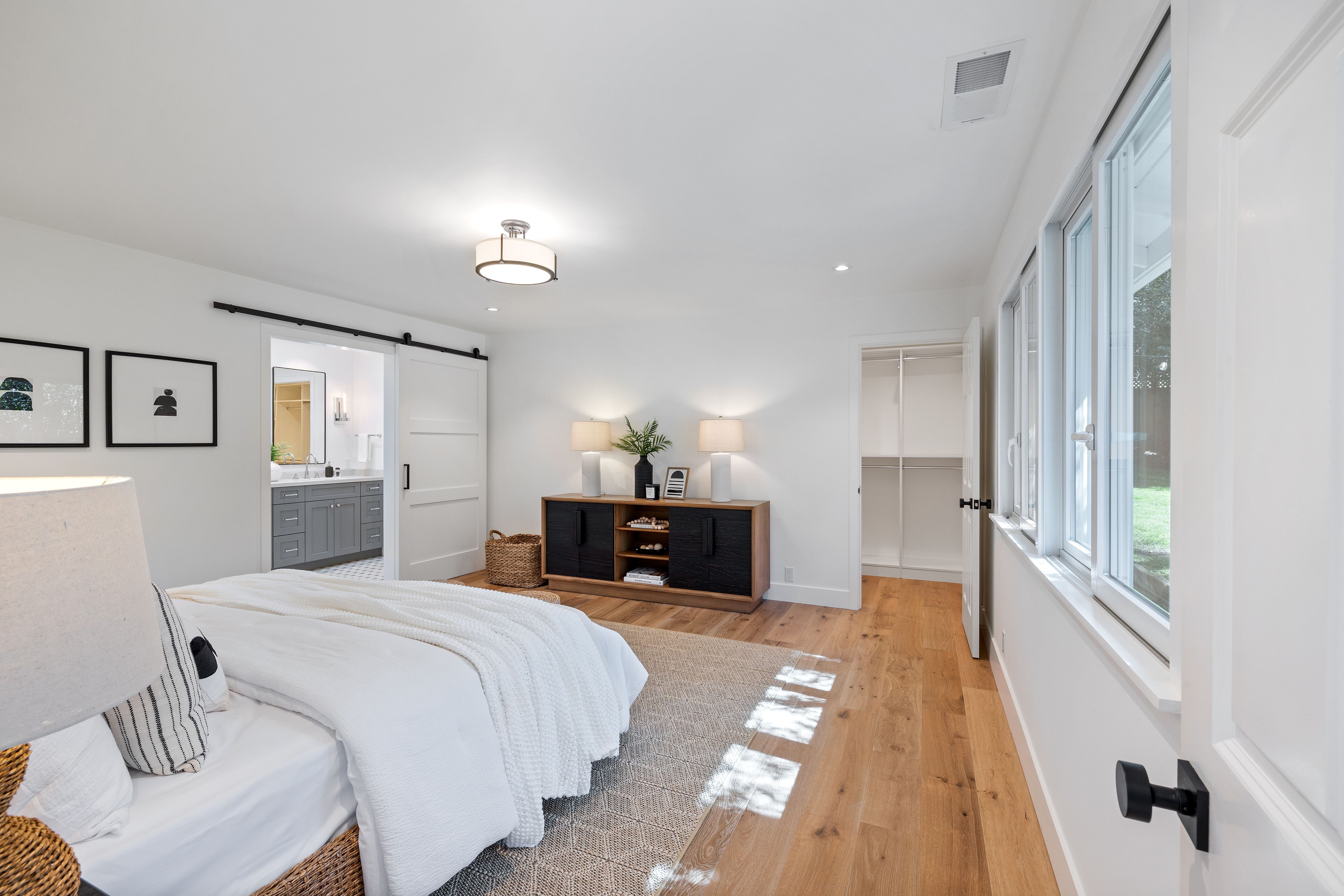 1090 Butterfield Road 