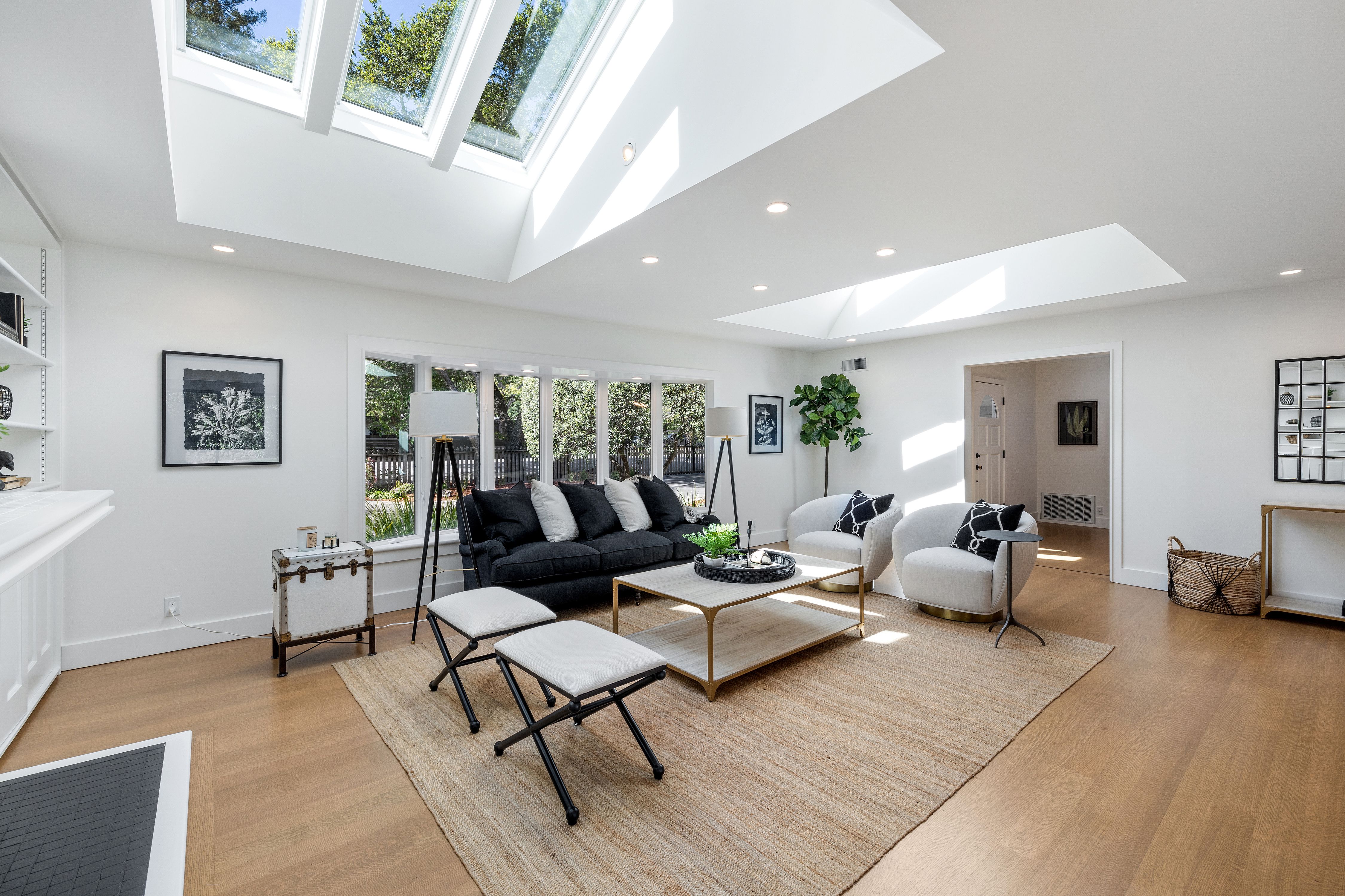 1090 Butterfield Road 