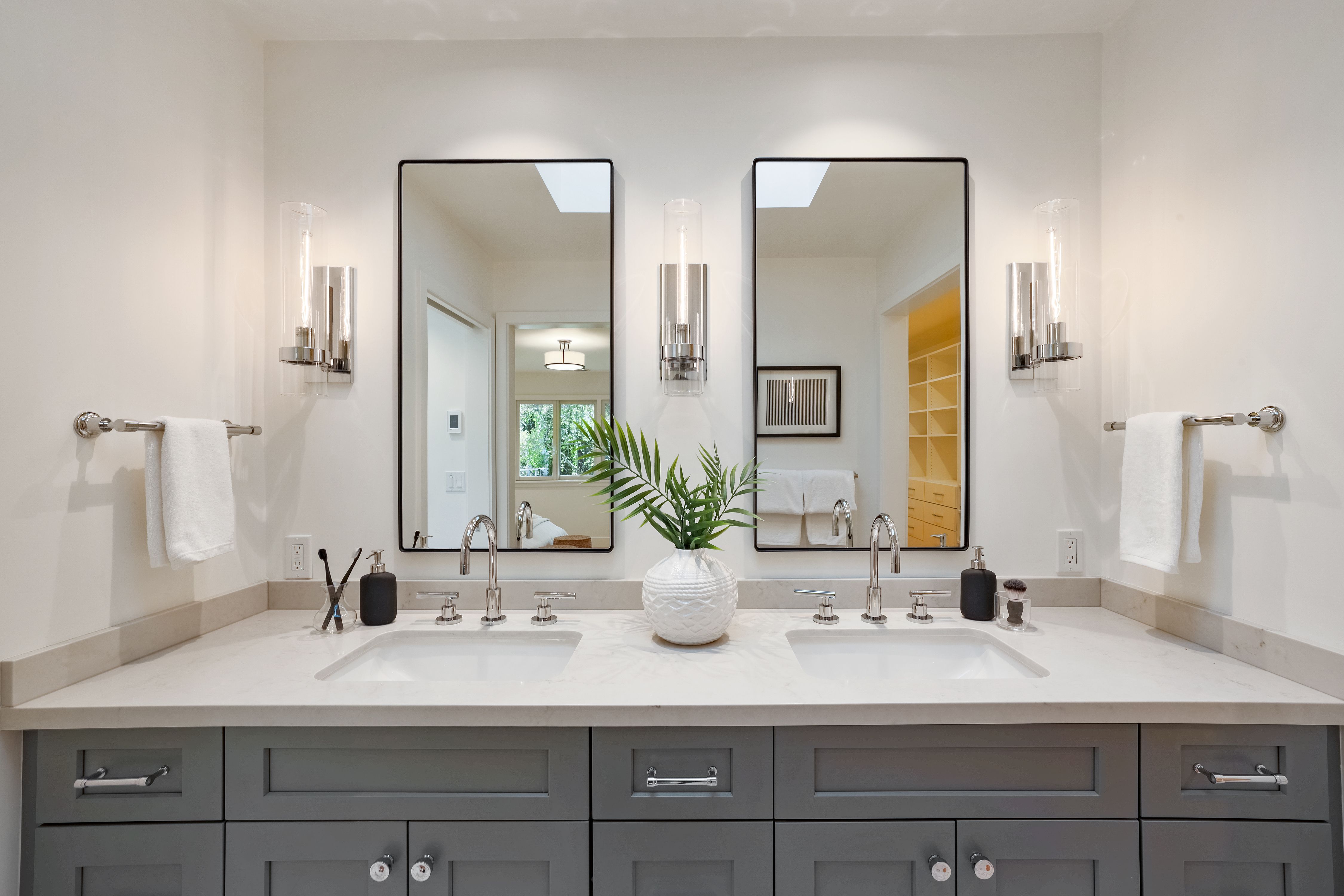 1090 Butterfield Road 