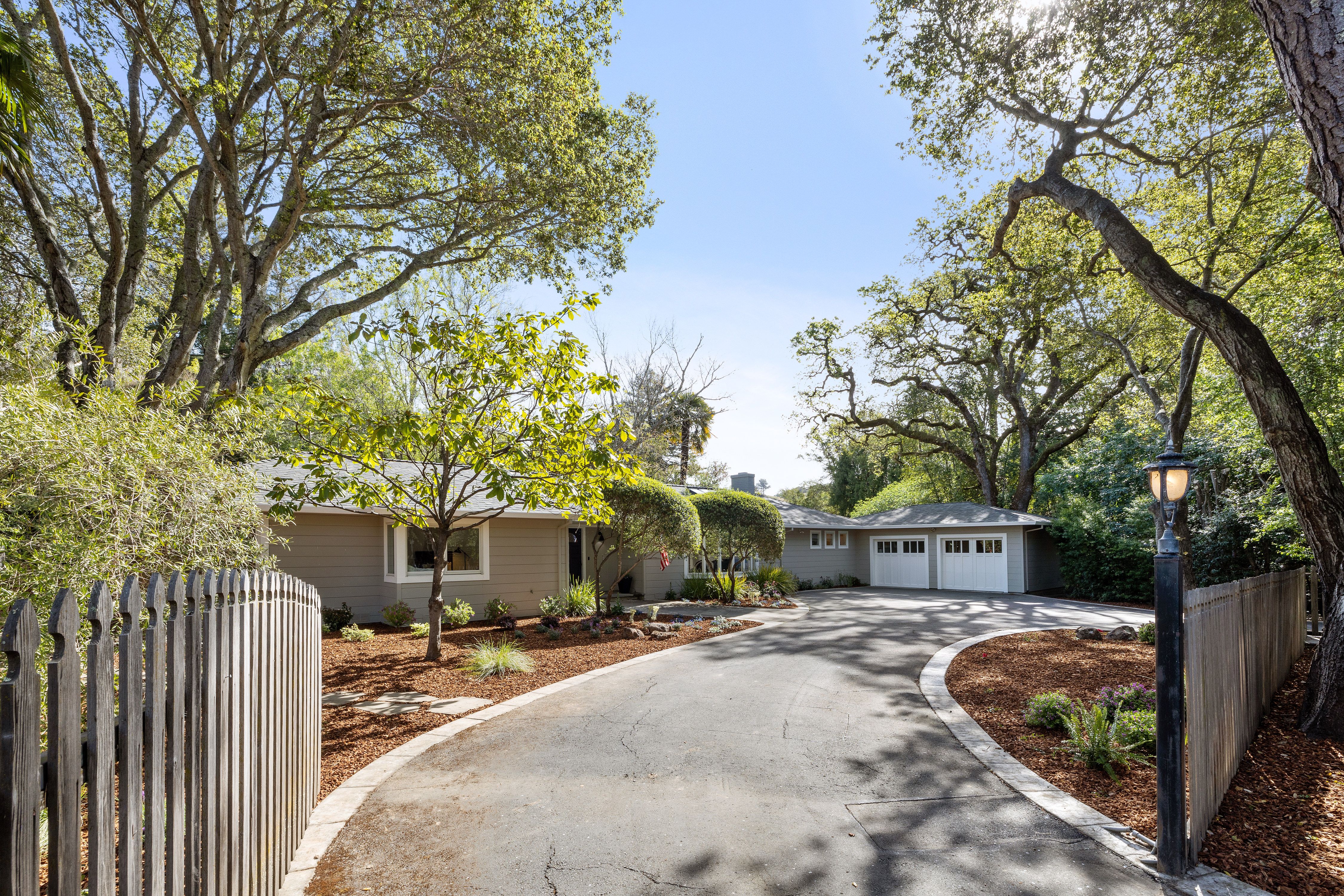 1090 Butterfield Road 