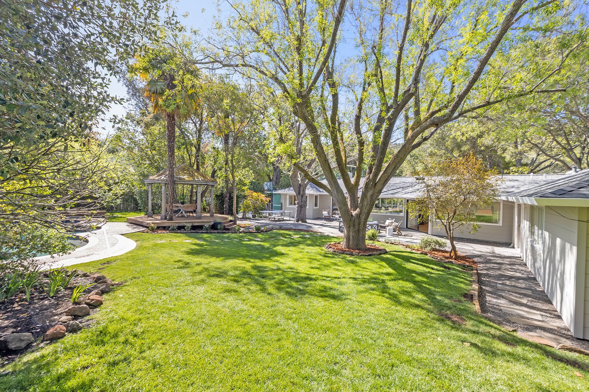 1090 Butterfield Road 