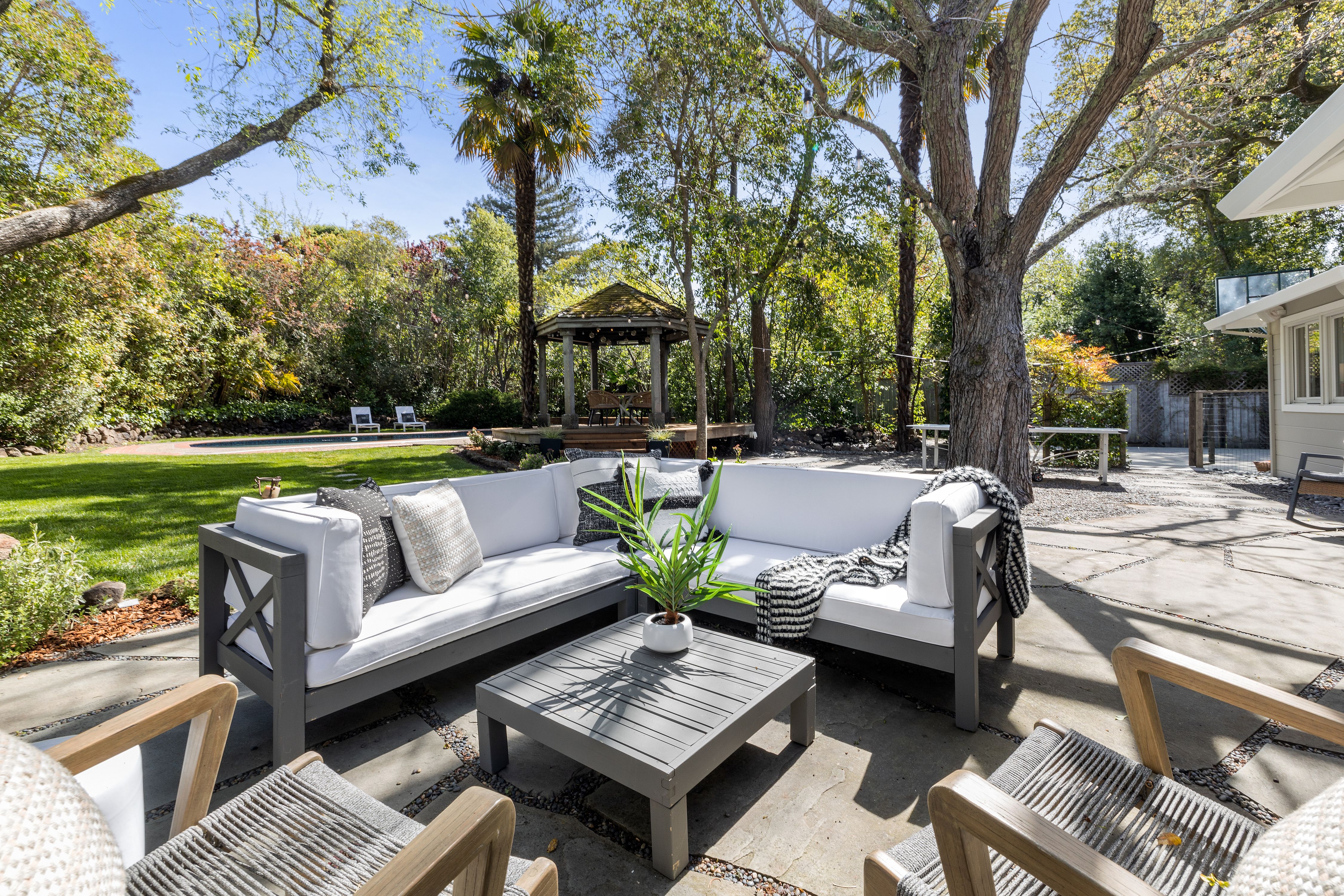 1090 Butterfield Road 