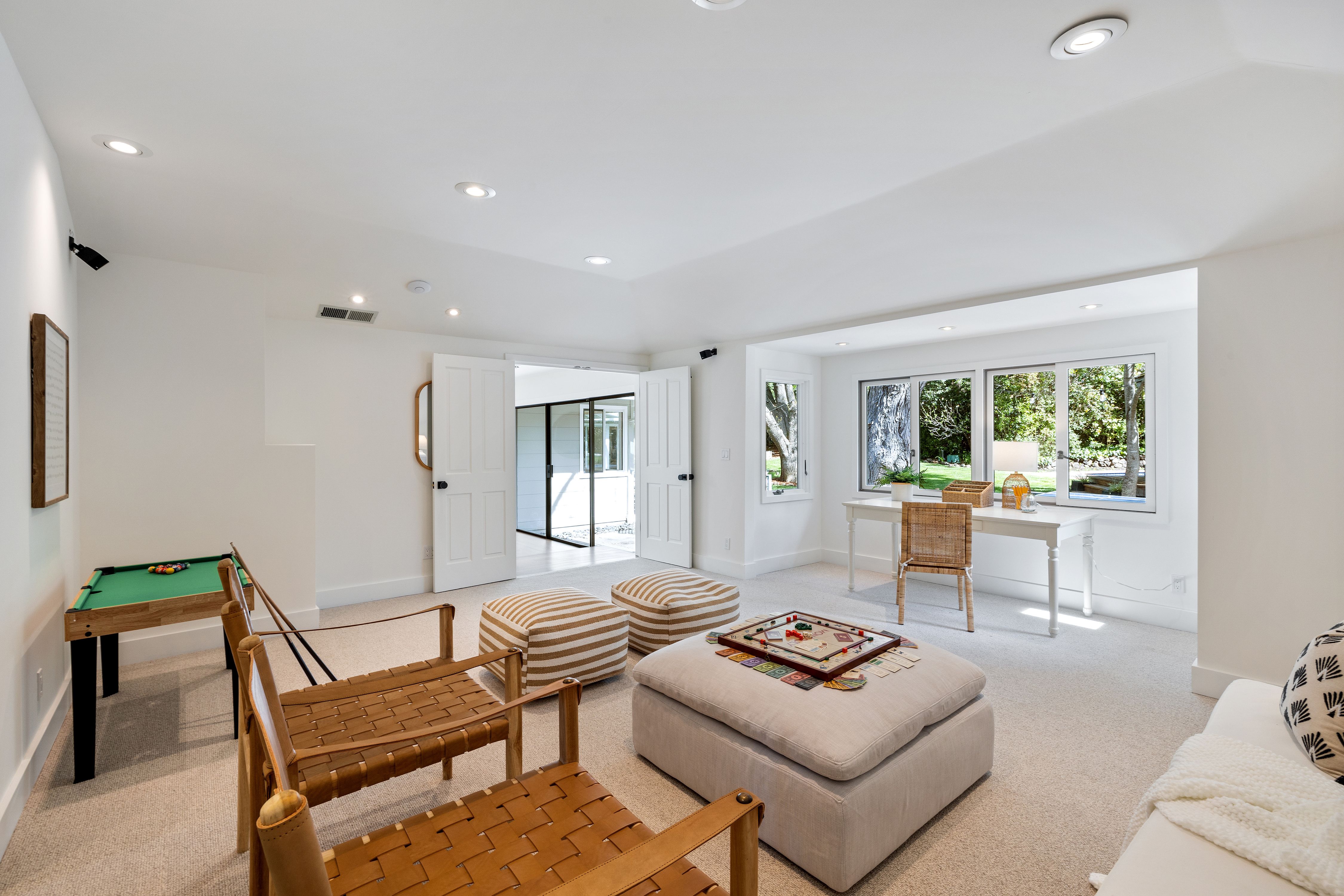 1090 Butterfield Road 