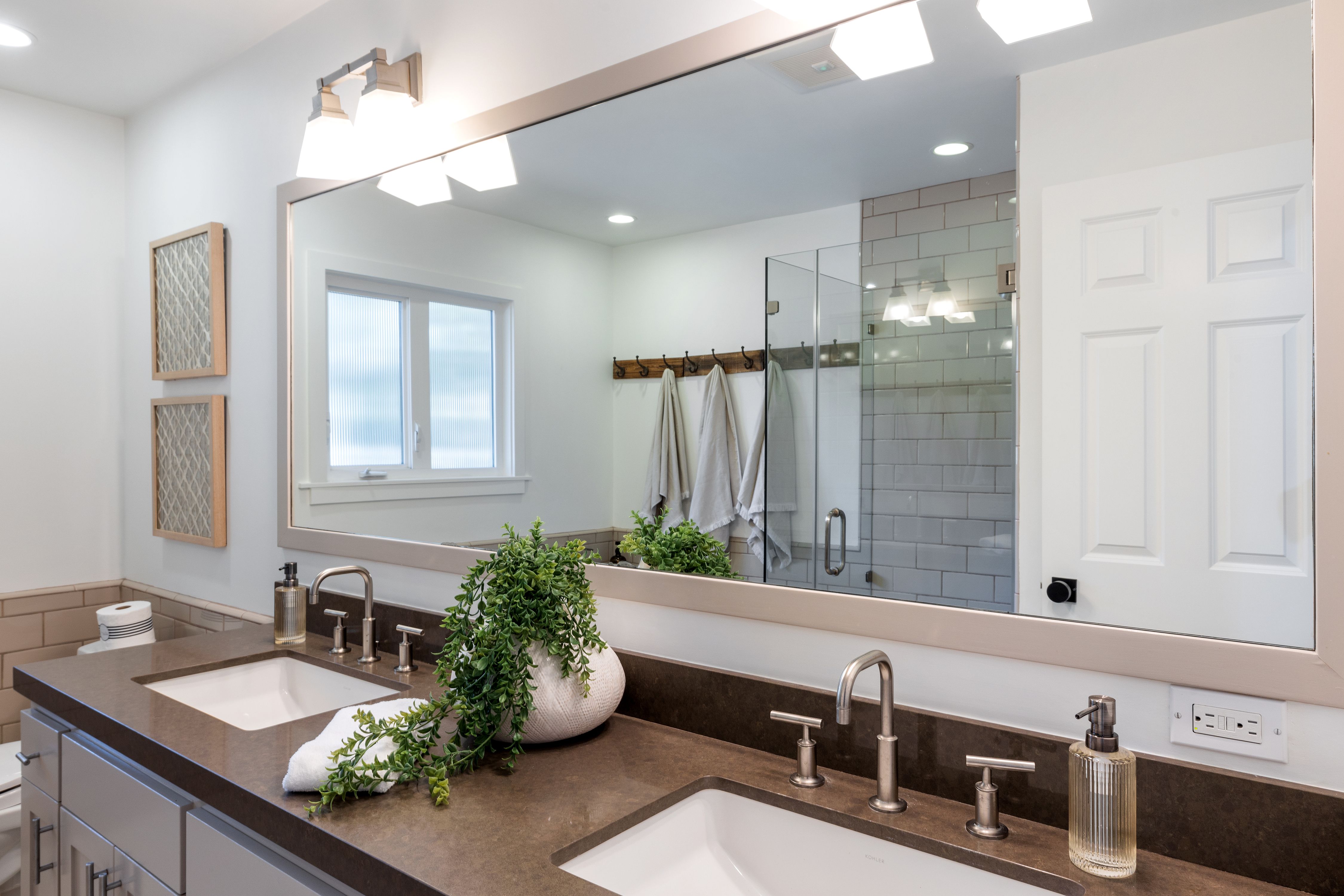 1090 Butterfield Road 