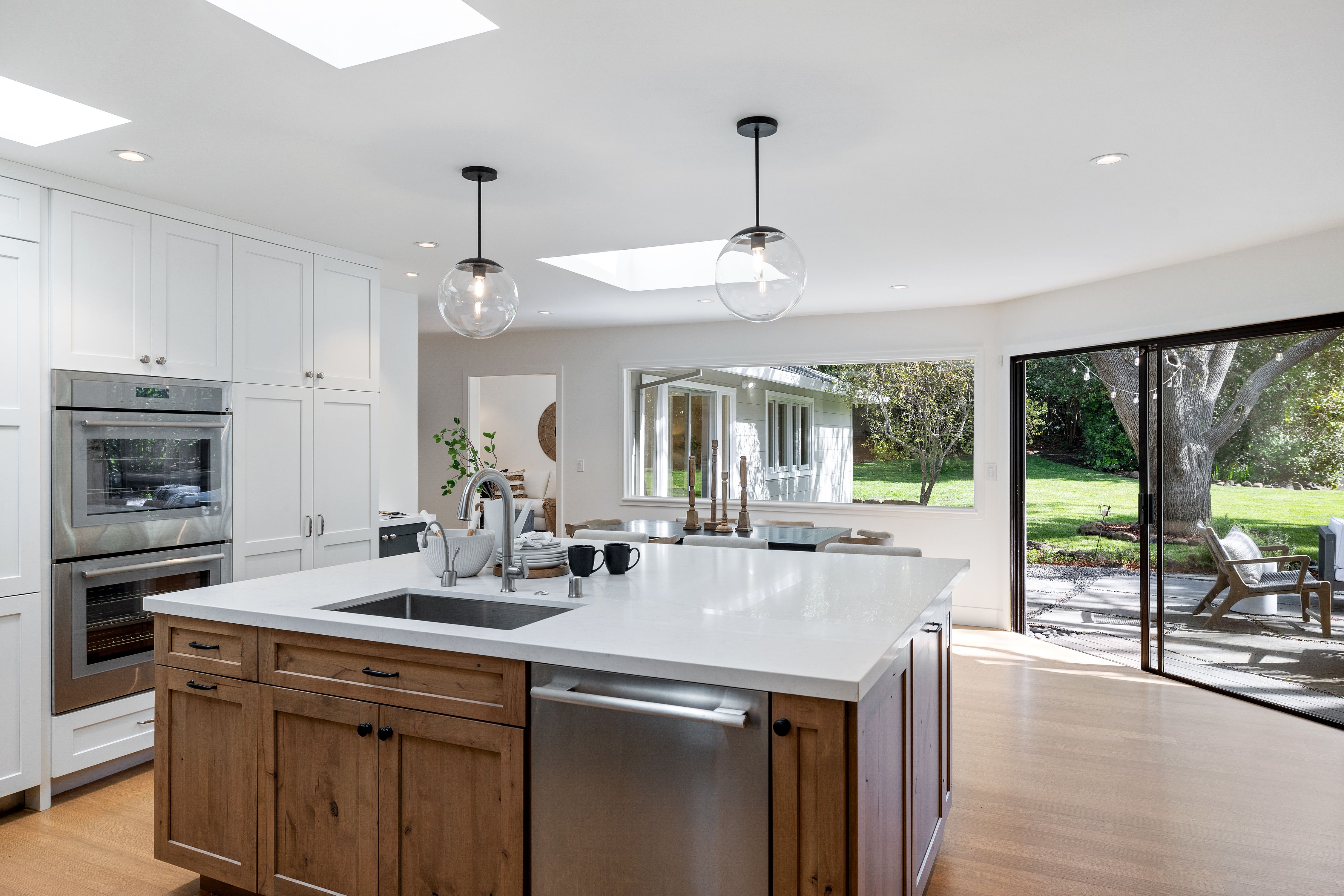 1090 Butterfield Road 