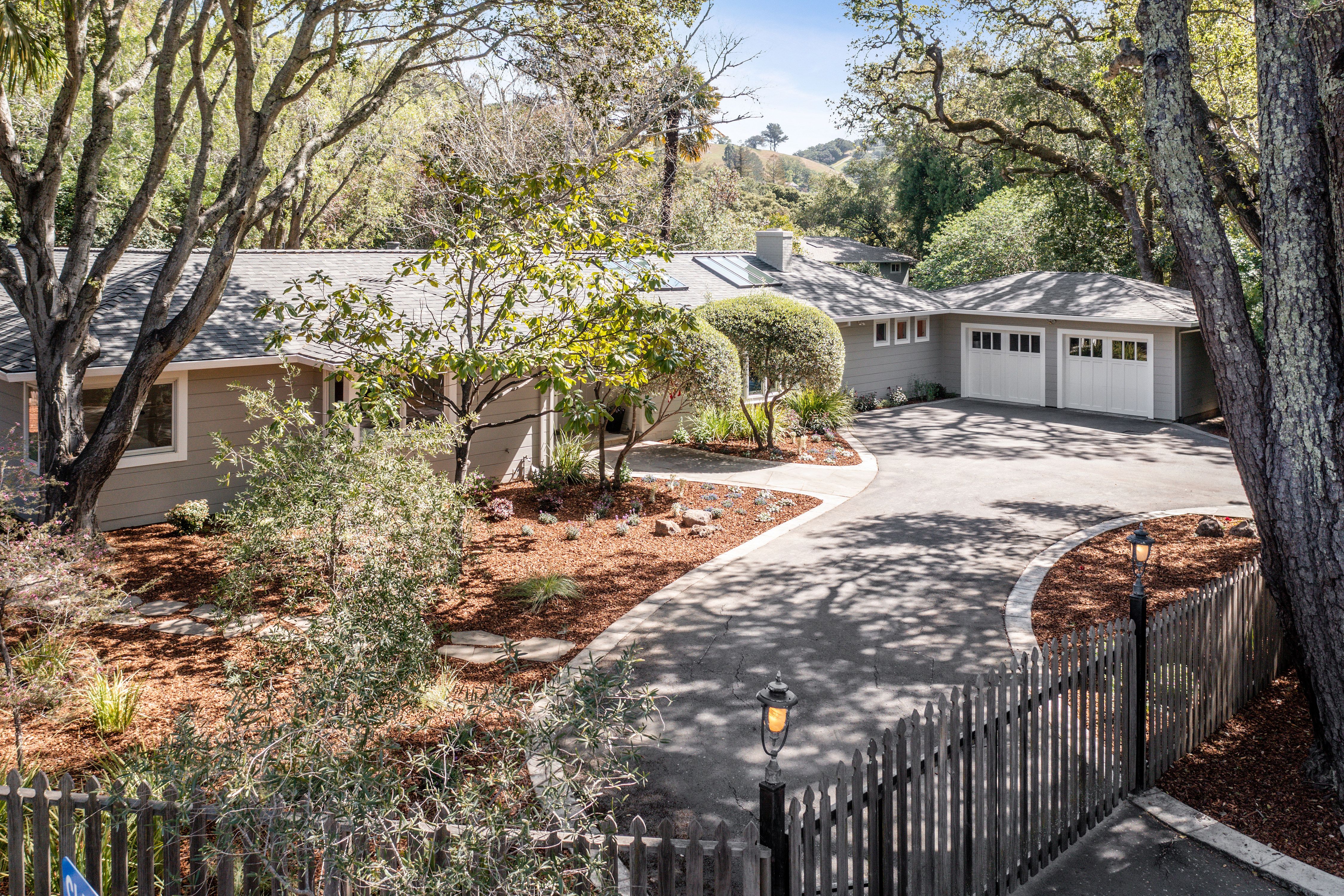 1090 Butterfield Road 