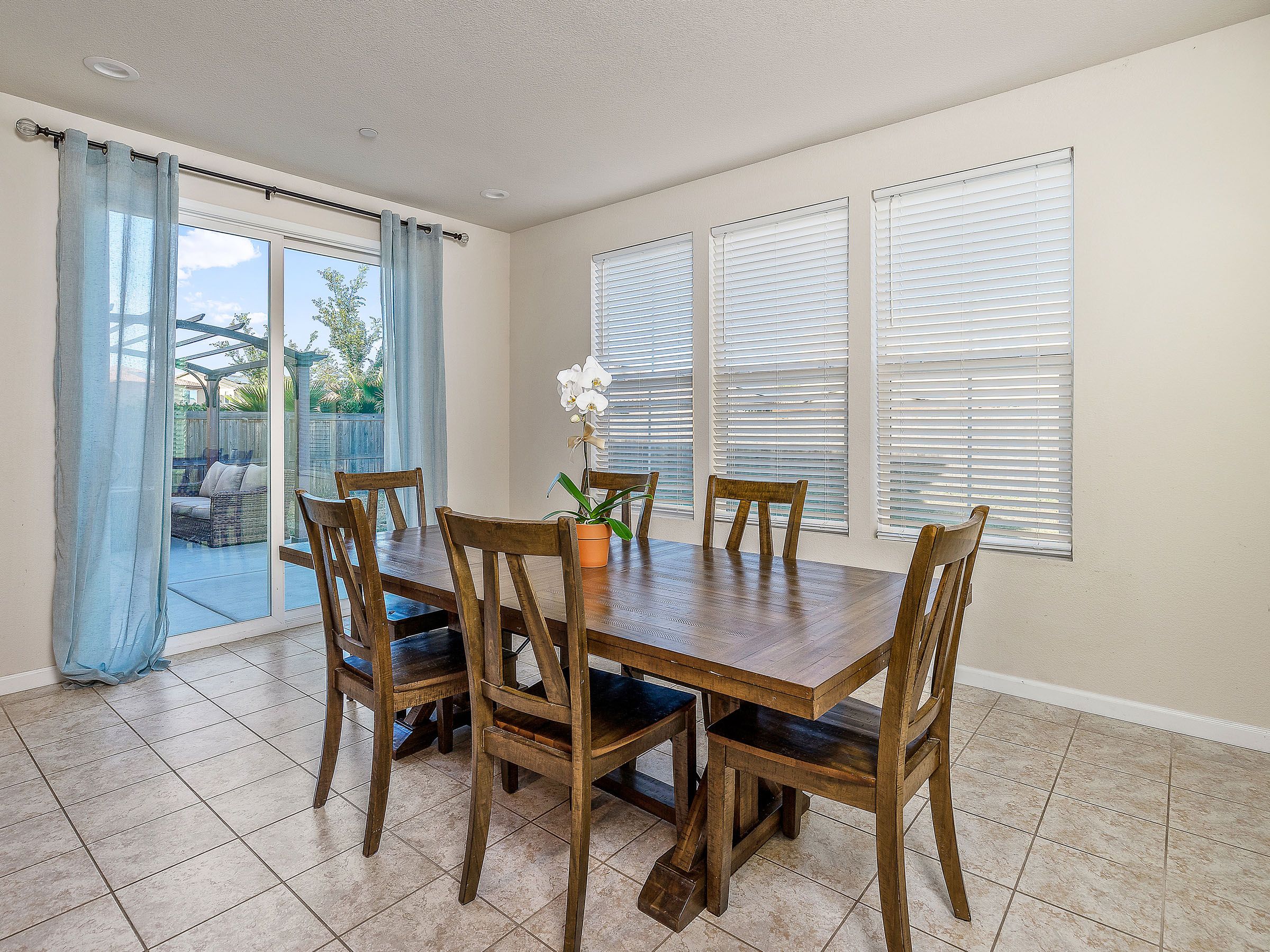 625 West Cherry Street