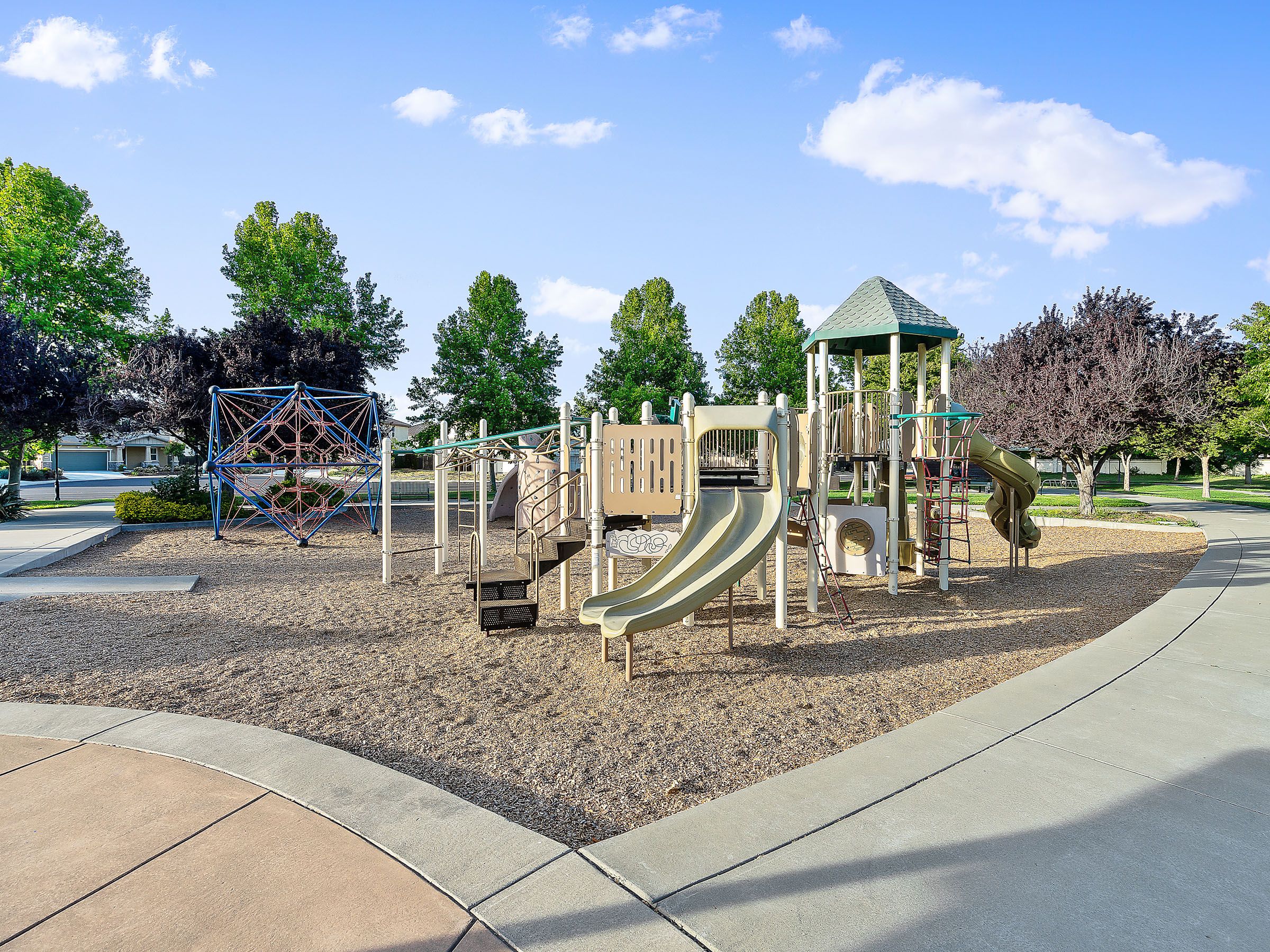 625 West Cherry Street