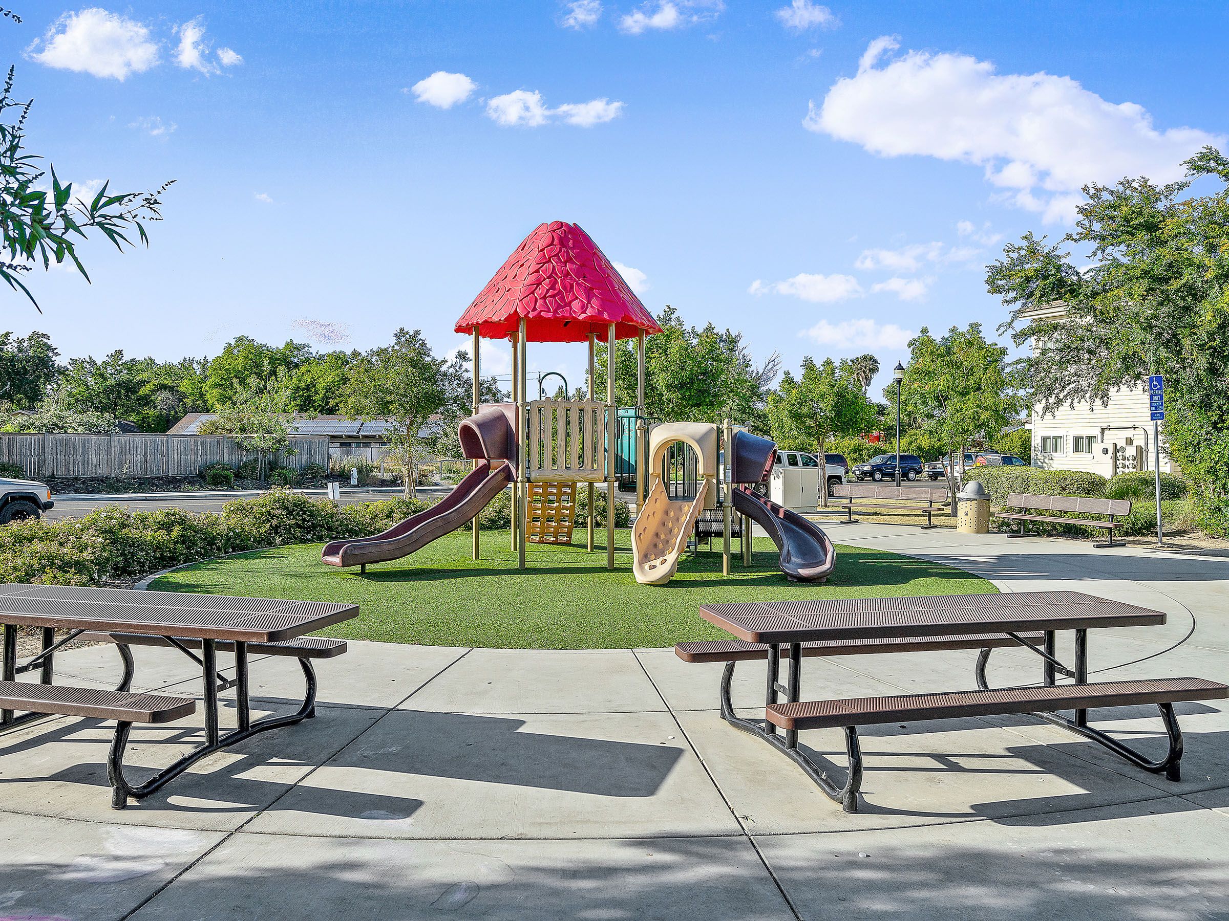 625 West Cherry Street