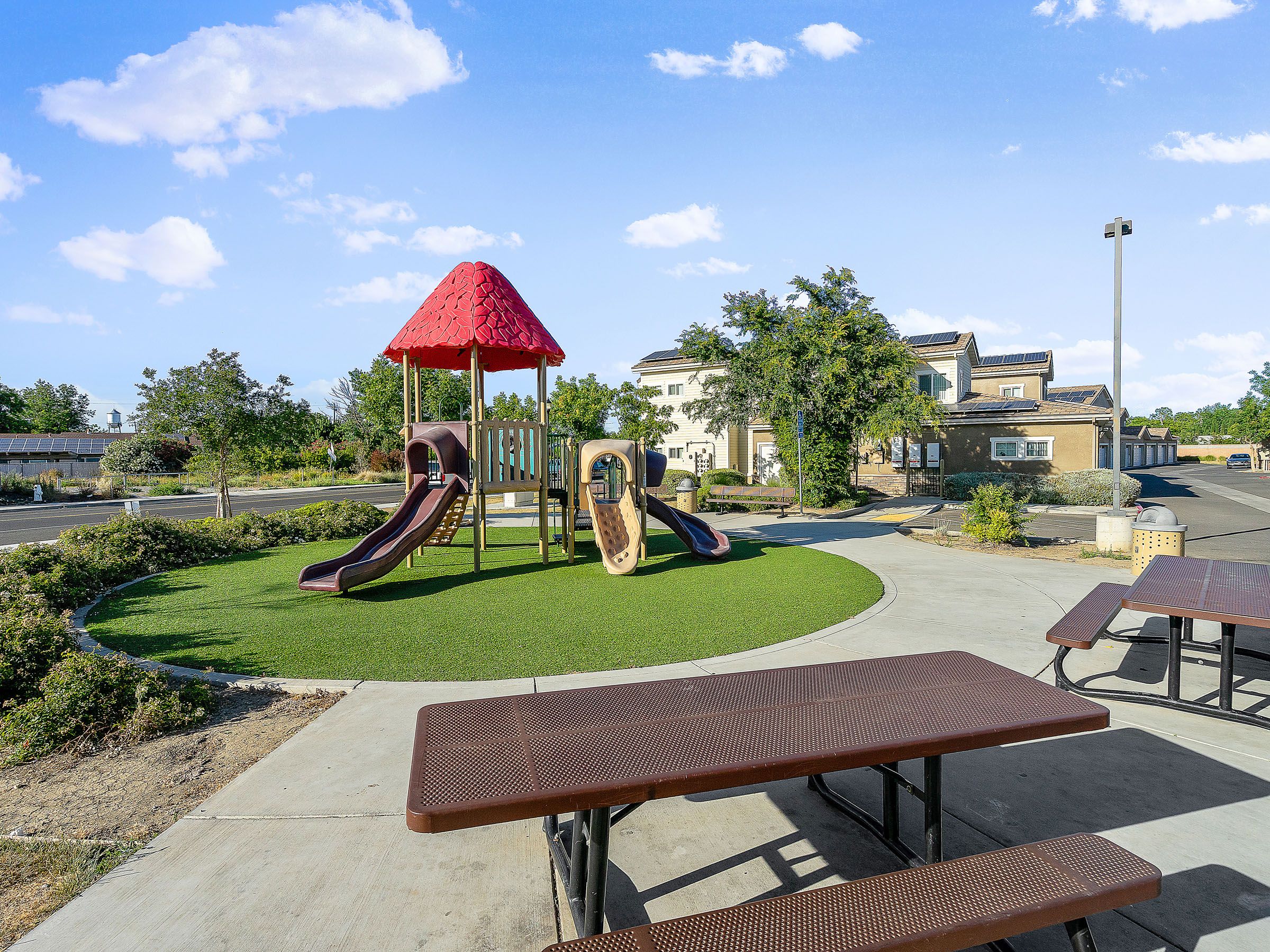 625 West Cherry Street