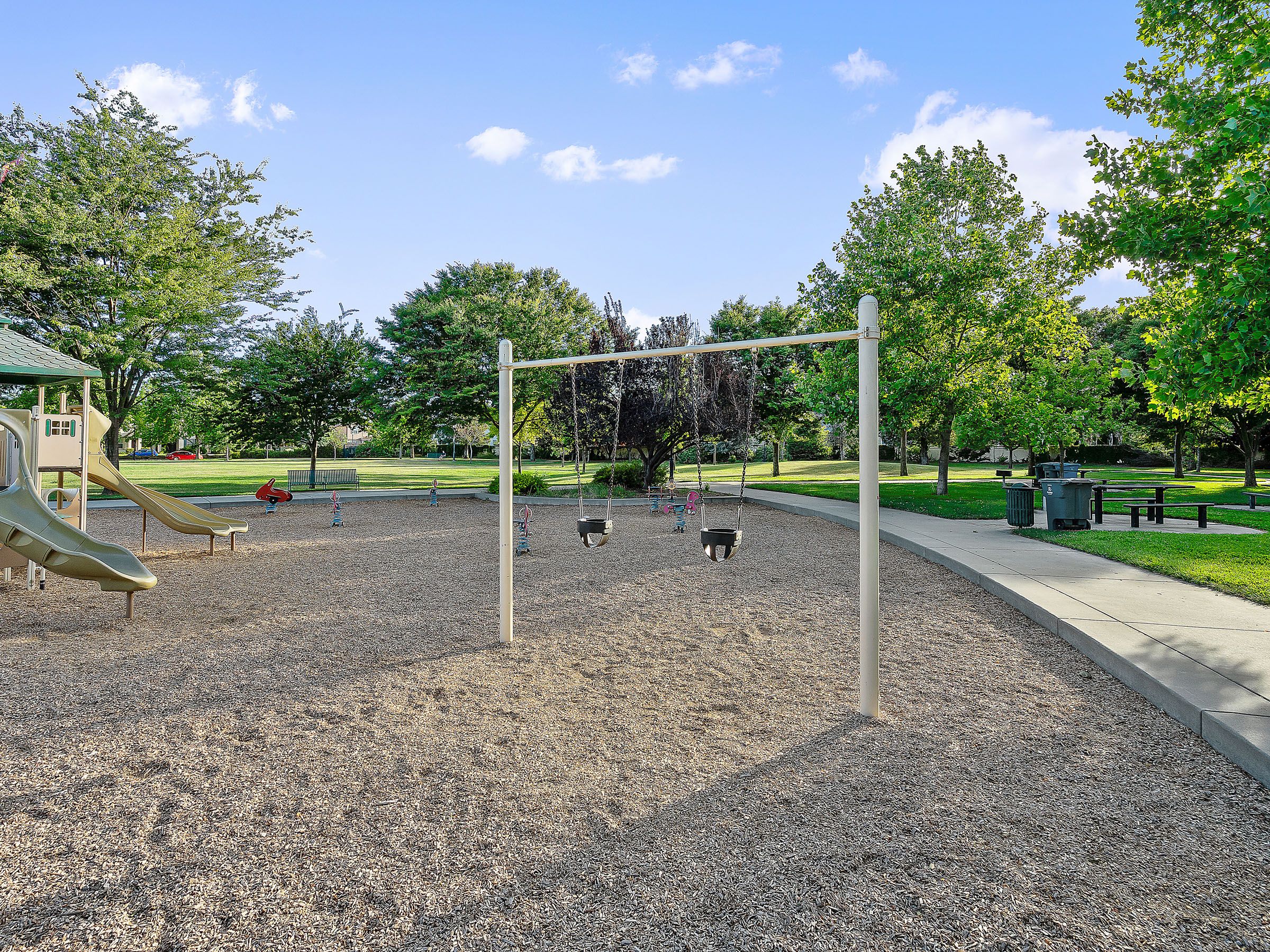 625 West Cherry Street