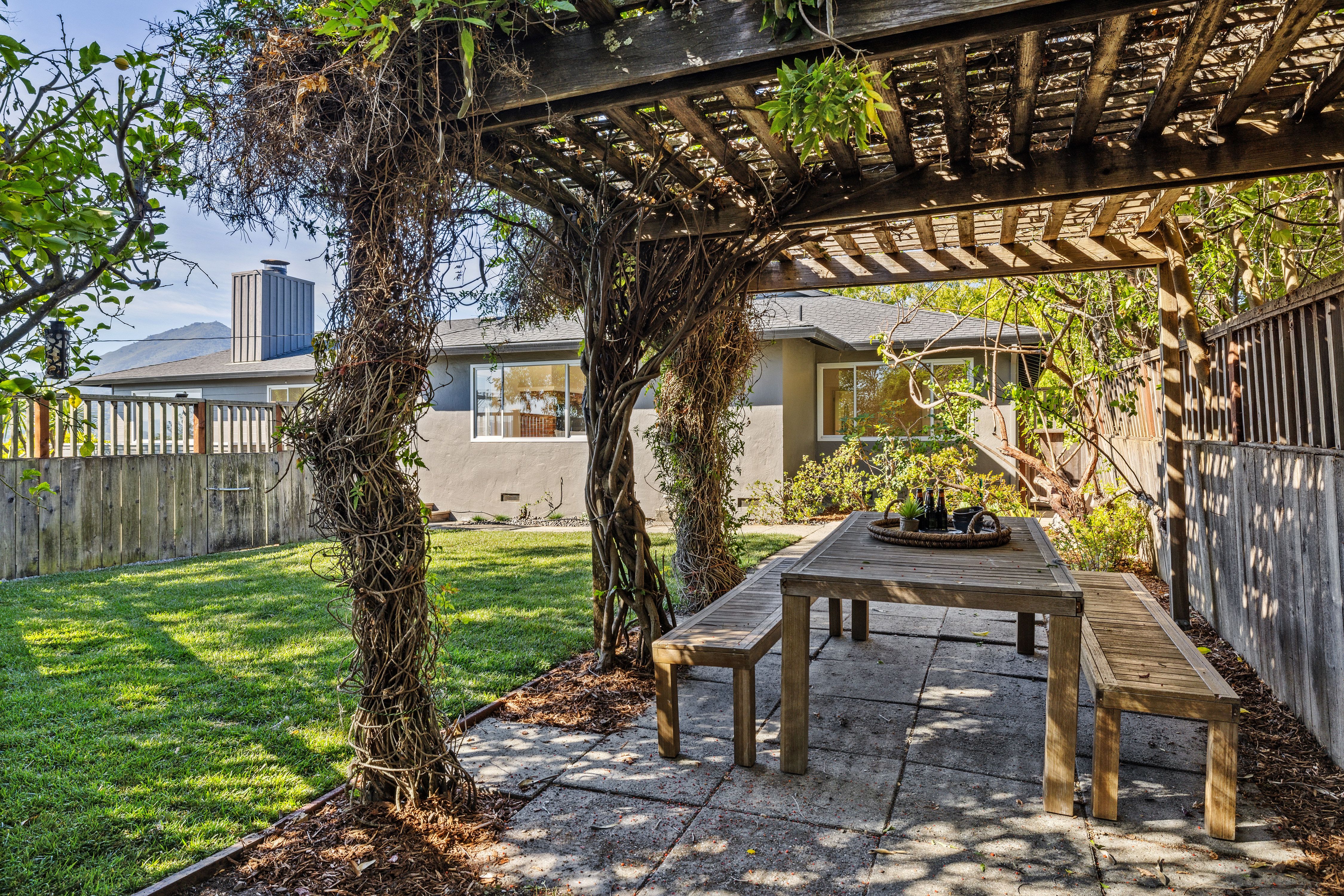 90 Altura Way 