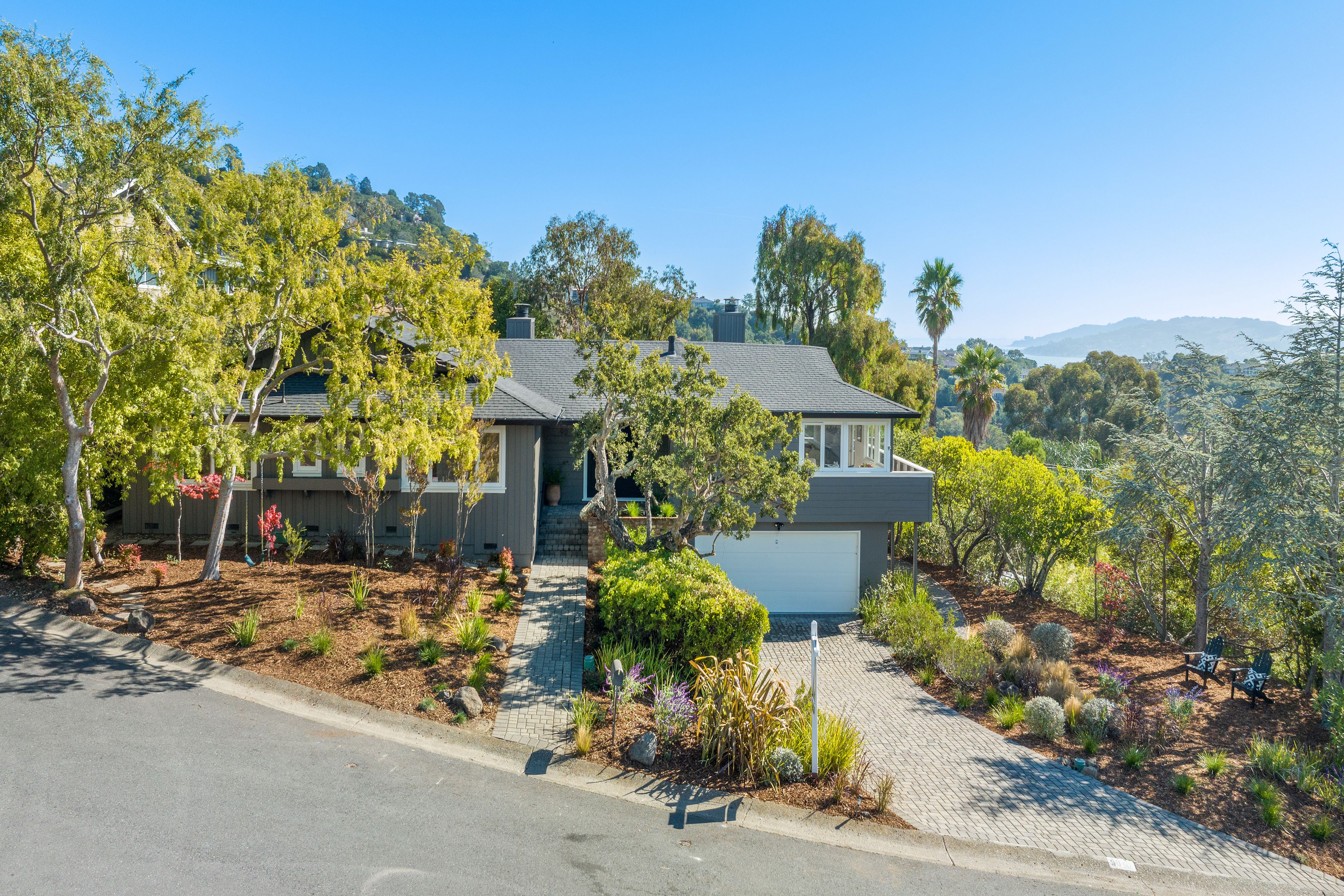 90 Altura Way 