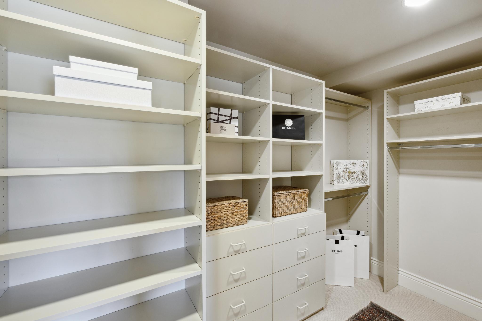 84 De Silva Island Drive 