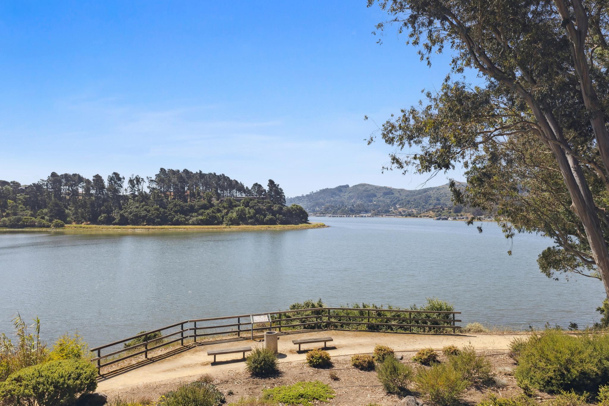 84 De Silva Island Drive 