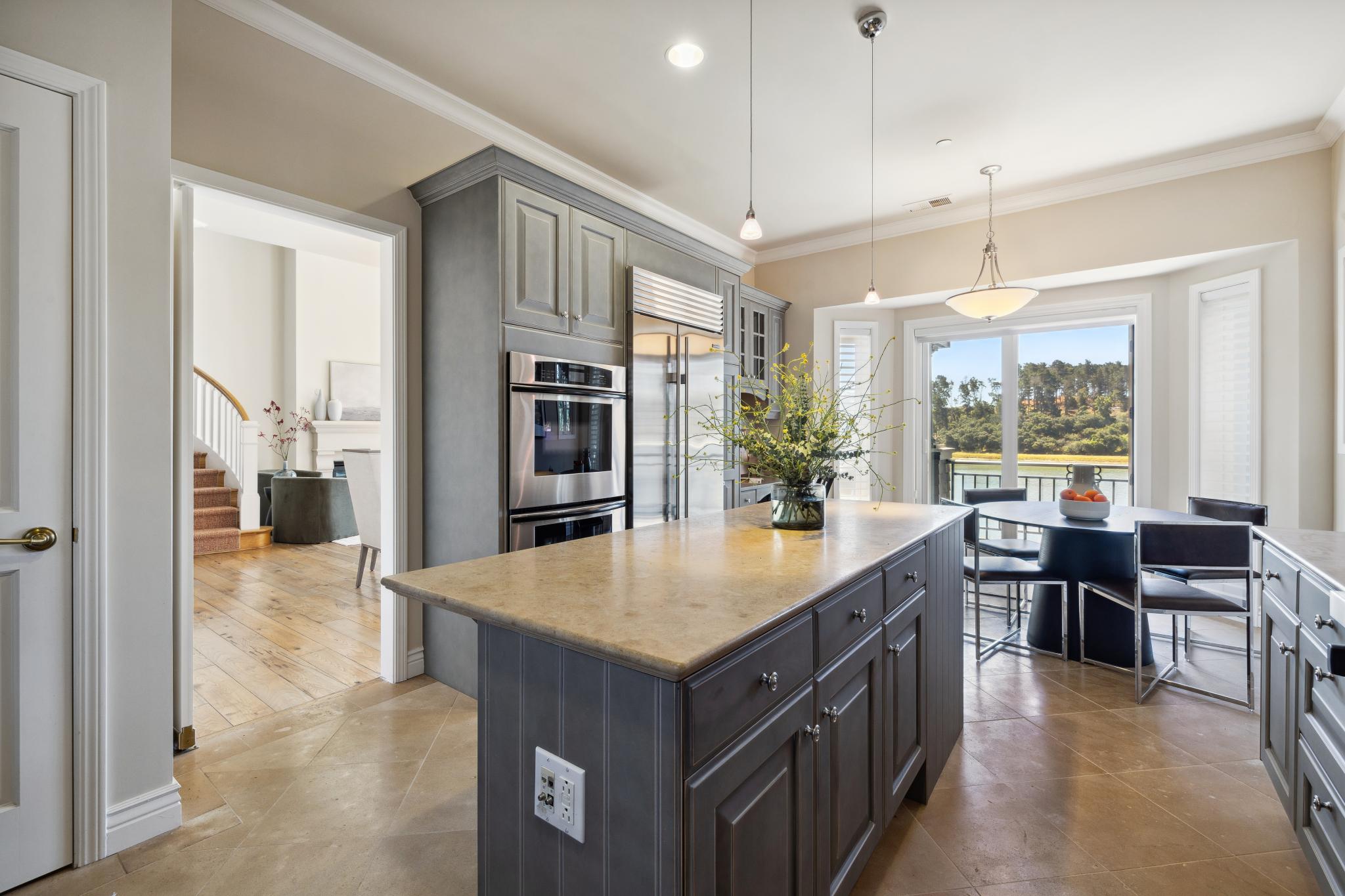 84 De Silva Island Drive 