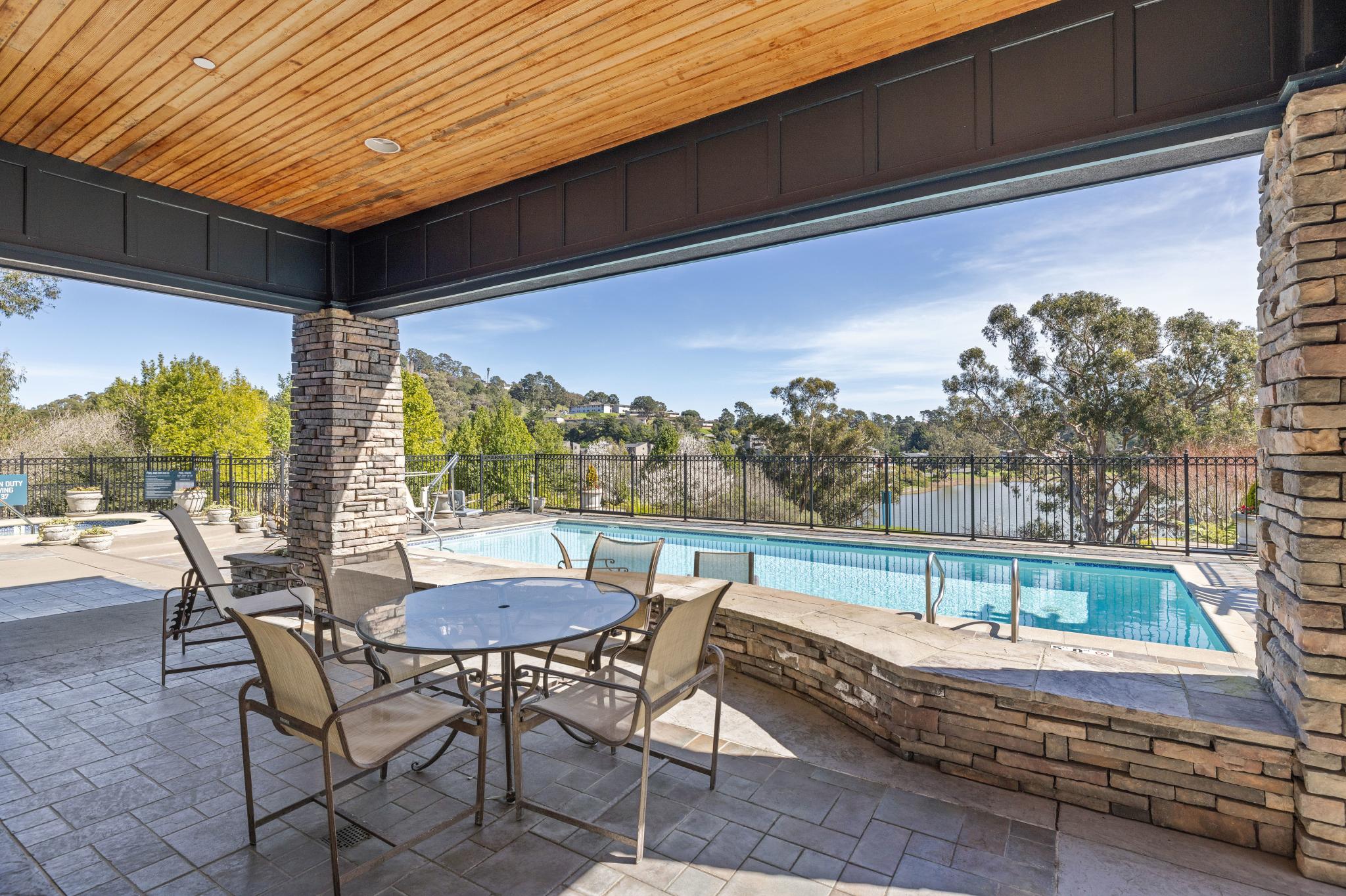 84 De Silva Island Drive 