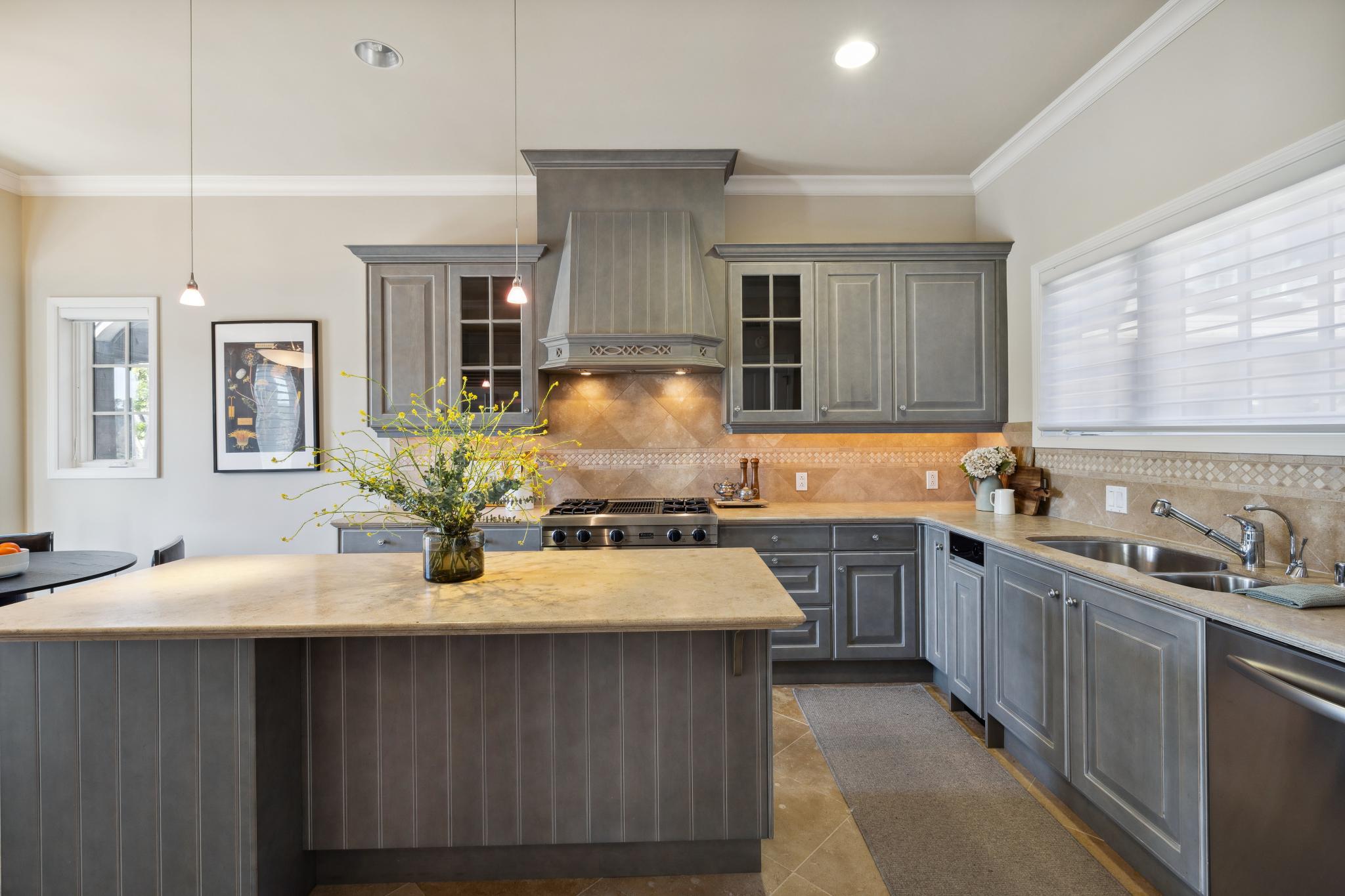 84 De Silva Island Drive 