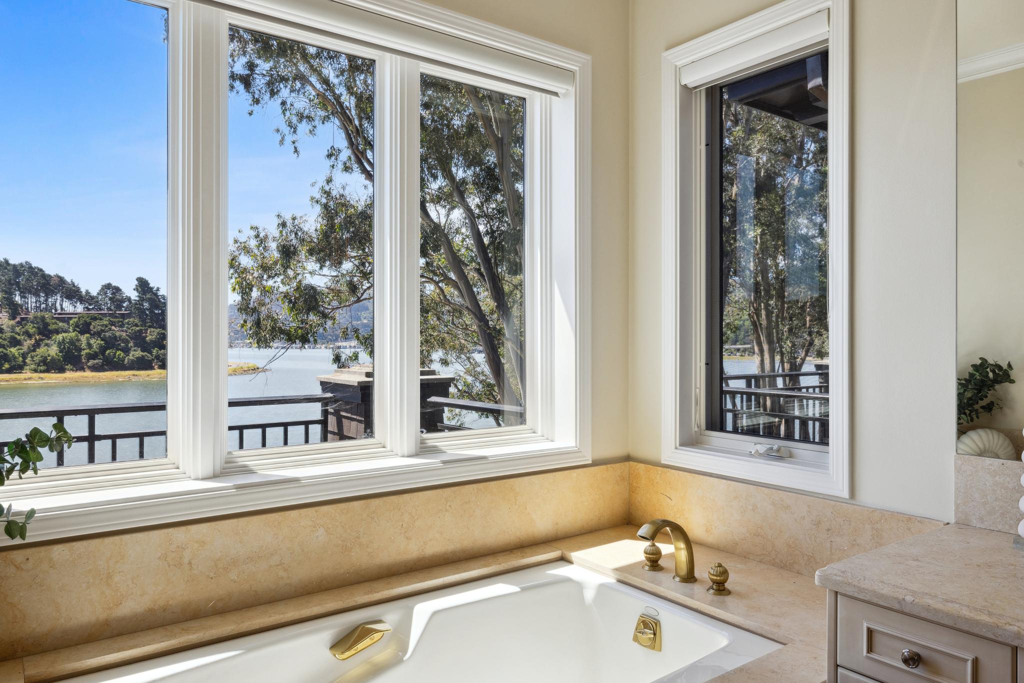 84 De Silva Island Drive 