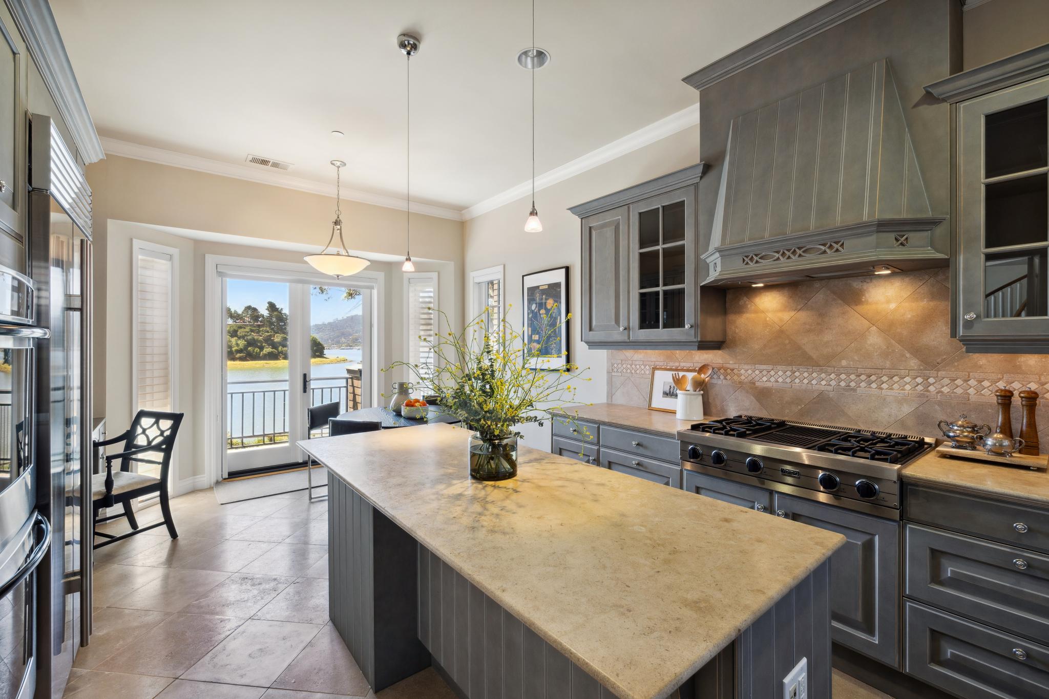 84 De Silva Island Drive 