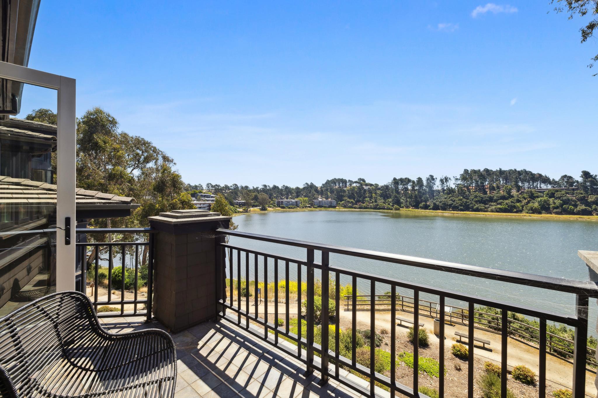 84 De Silva Island Drive 