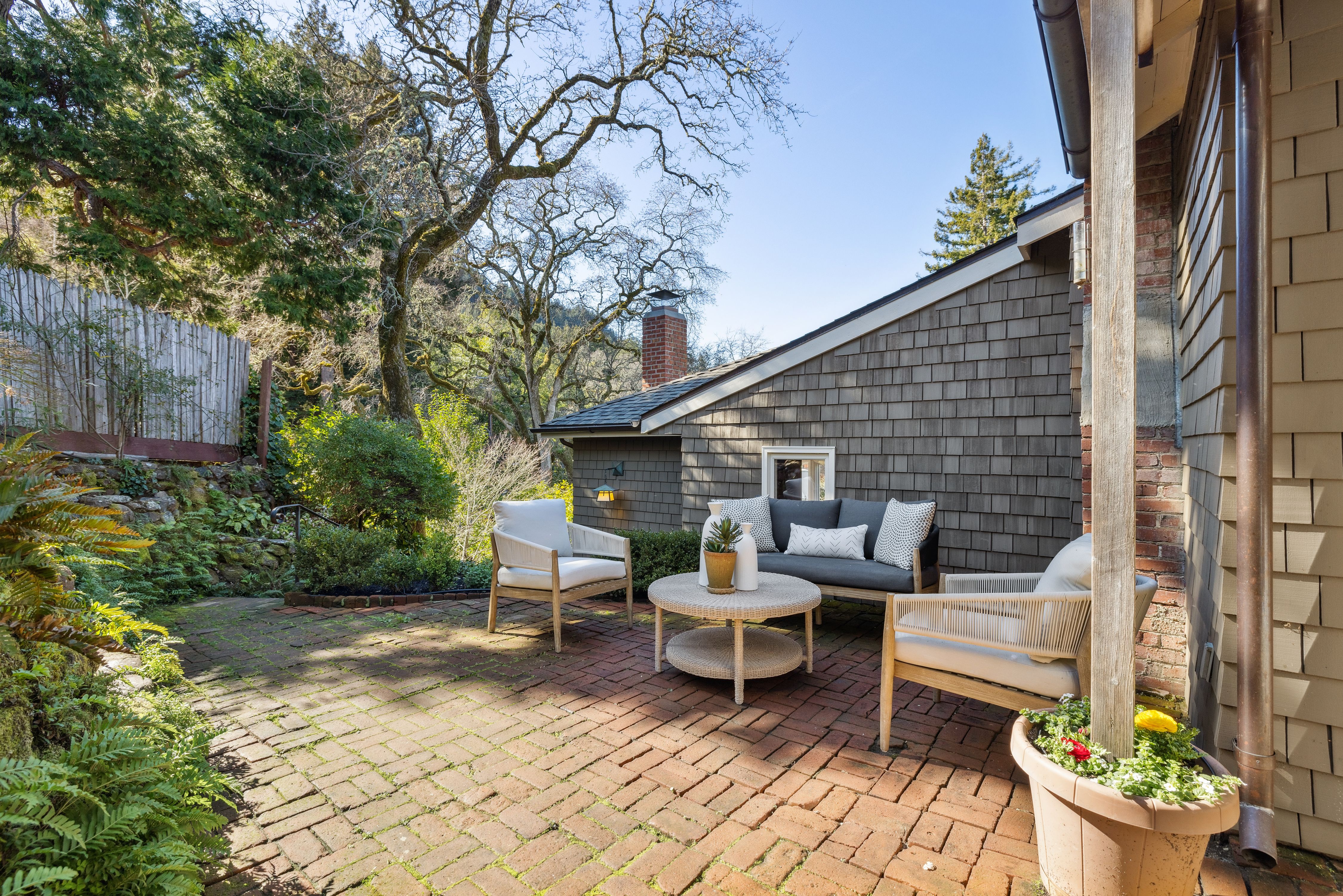 47 Willow Avenue 