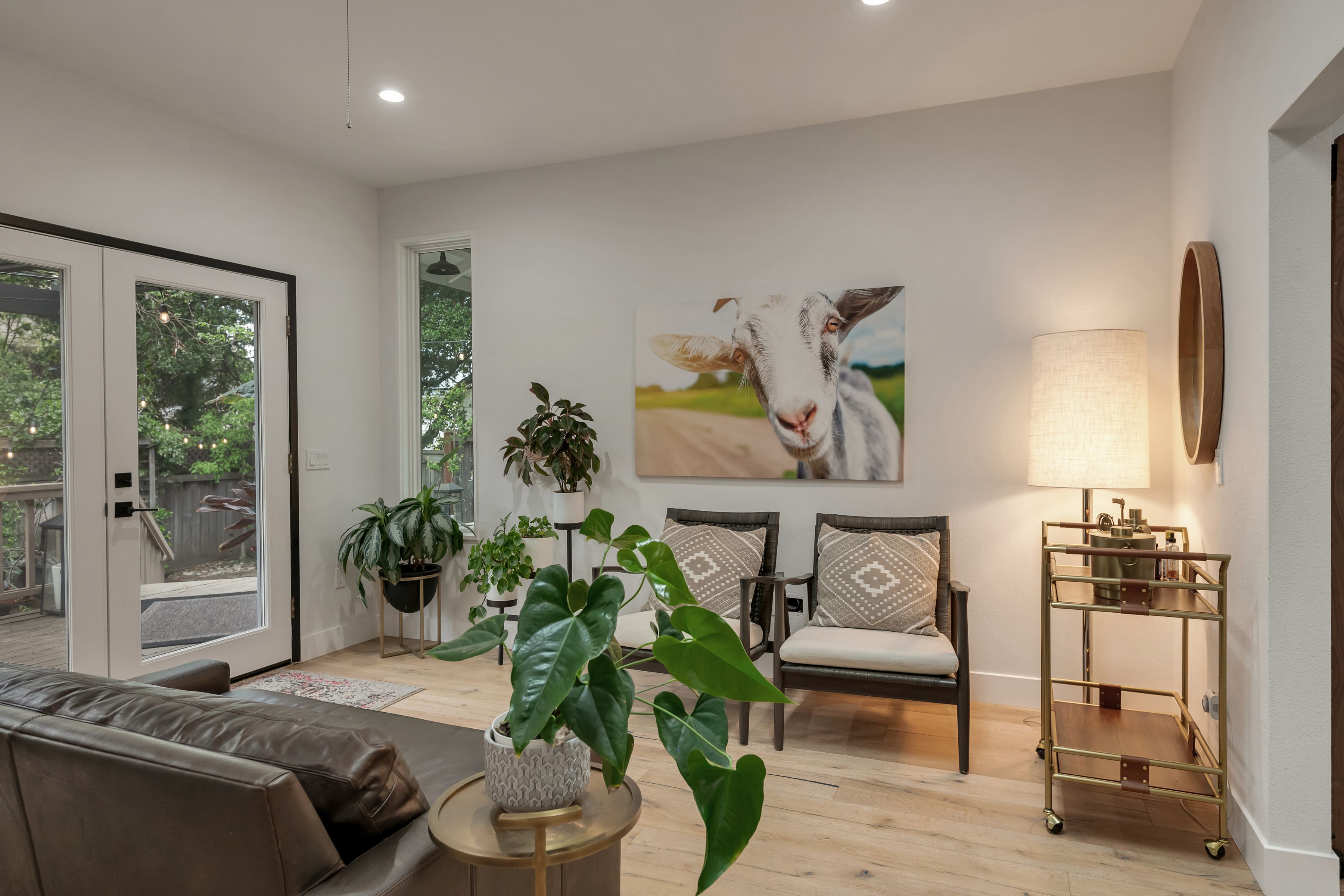 896 Los Robles Drive