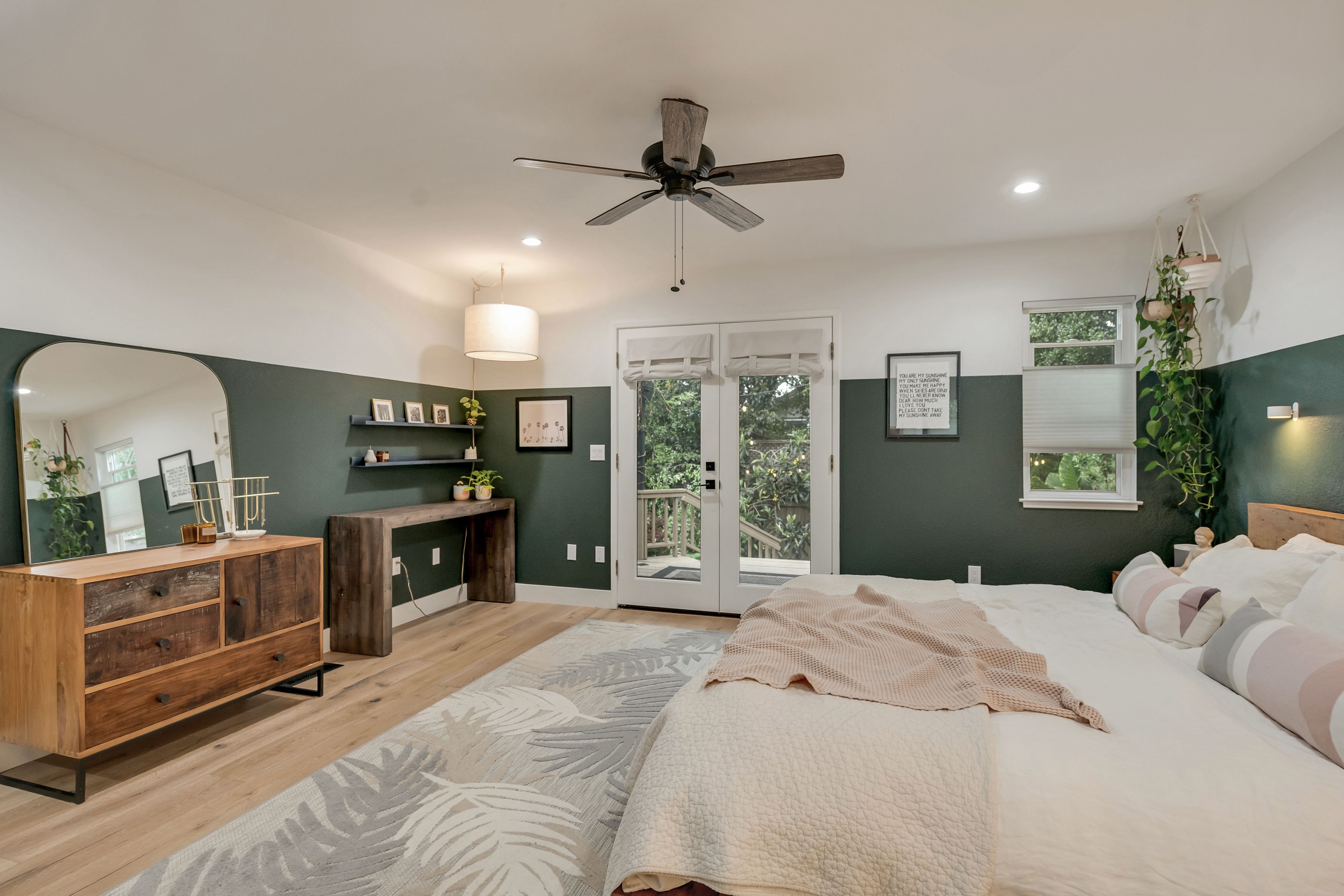 896 Los Robles Drive