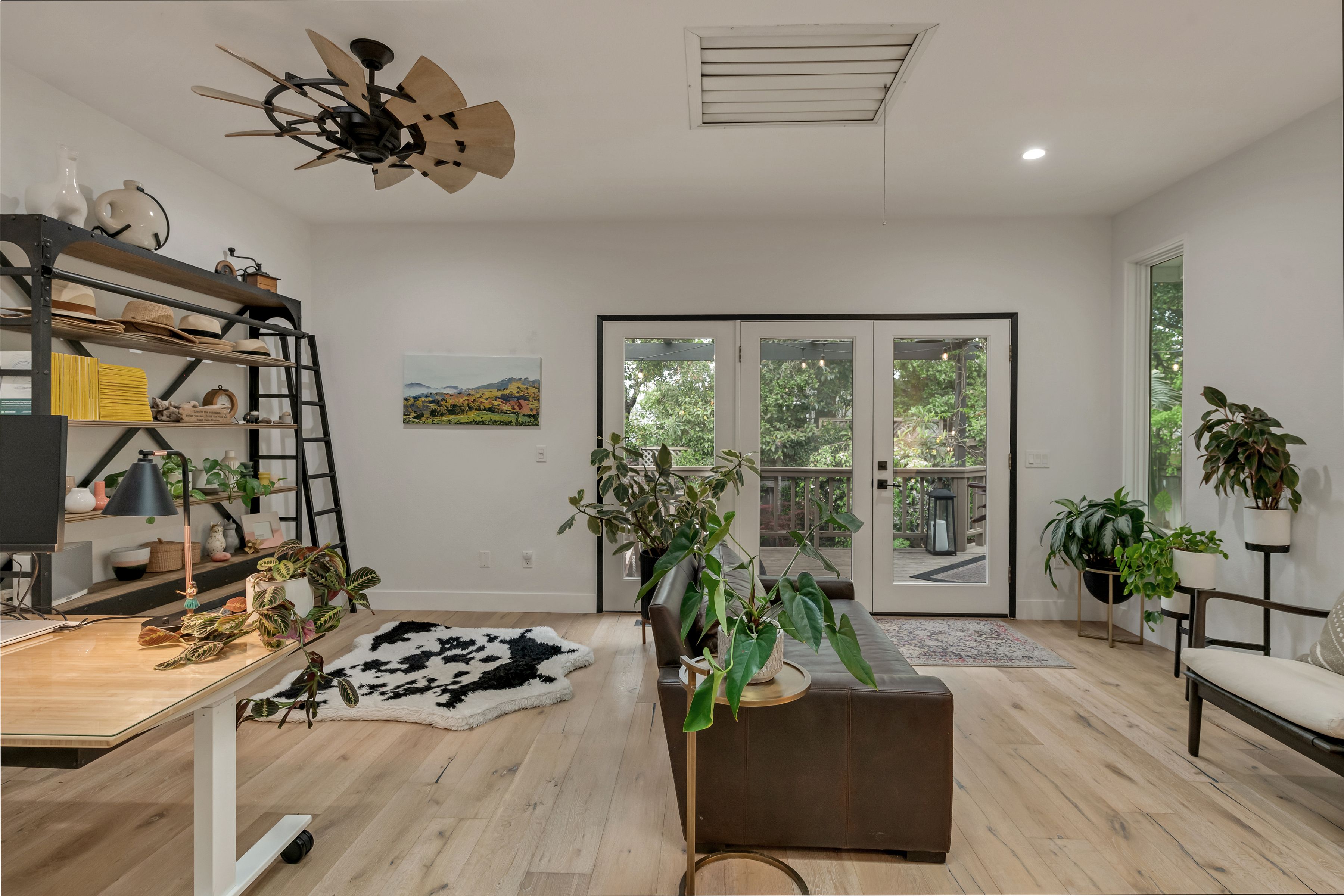 896 Los Robles Drive