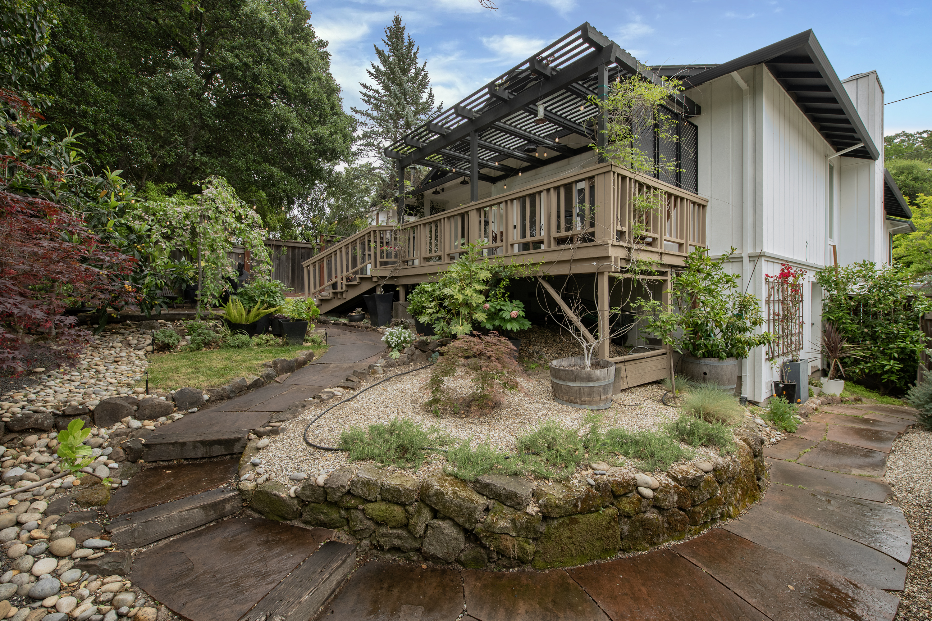 896 Los Robles Drive